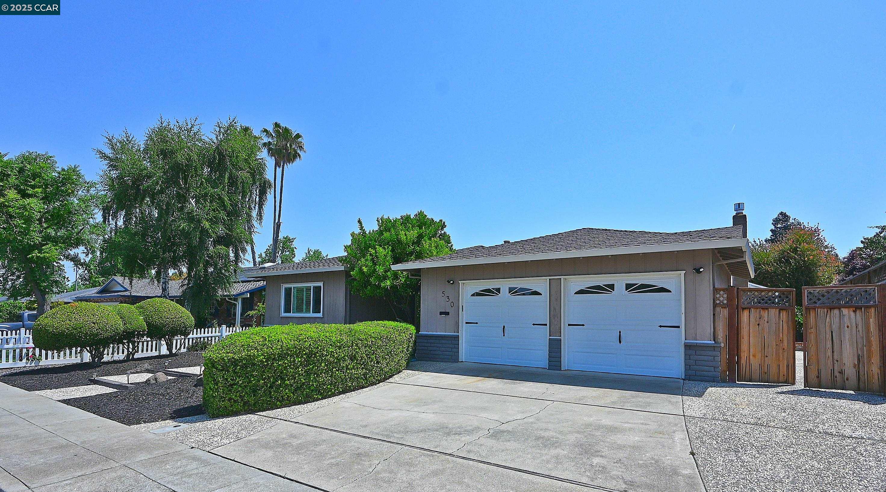 Detail Gallery Image 2 of 32 For 530 Hazel Street, Livermore,  CA 94550 - 3 Beds | 2 Baths