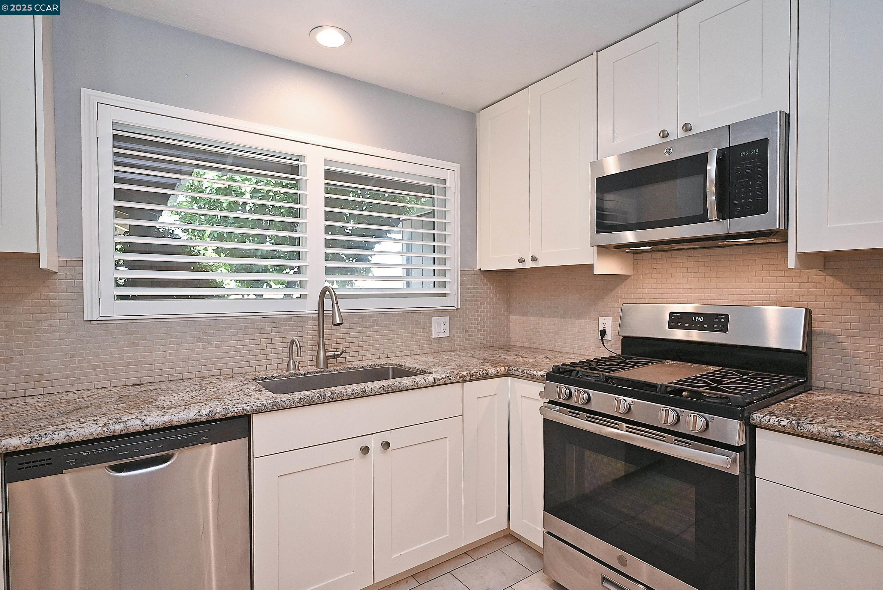 Detail Gallery Image 7 of 32 For 530 Hazel Street, Livermore,  CA 94550 - 3 Beds | 2 Baths