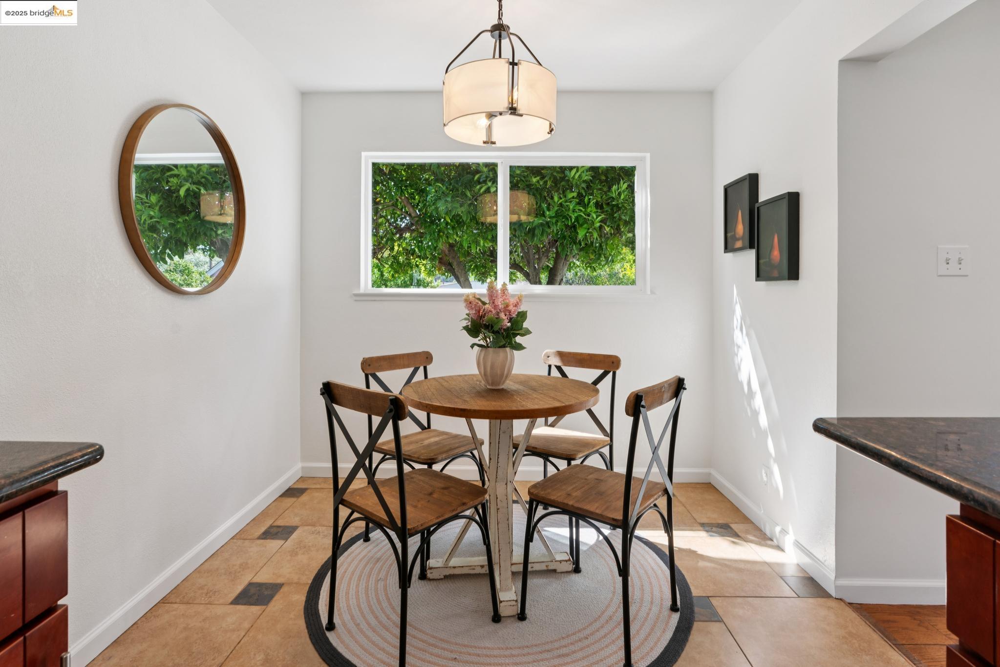 Detail Gallery Image 15 of 43 For 2309 Potrero Ct, Pinole,  CA 94564 - 3 Beds | 2 Baths