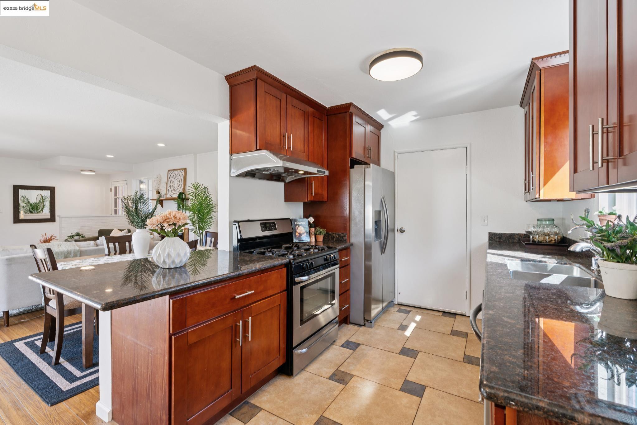 Detail Gallery Image 17 of 43 For 2309 Potrero Ct, Pinole,  CA 94564 - 3 Beds | 2 Baths