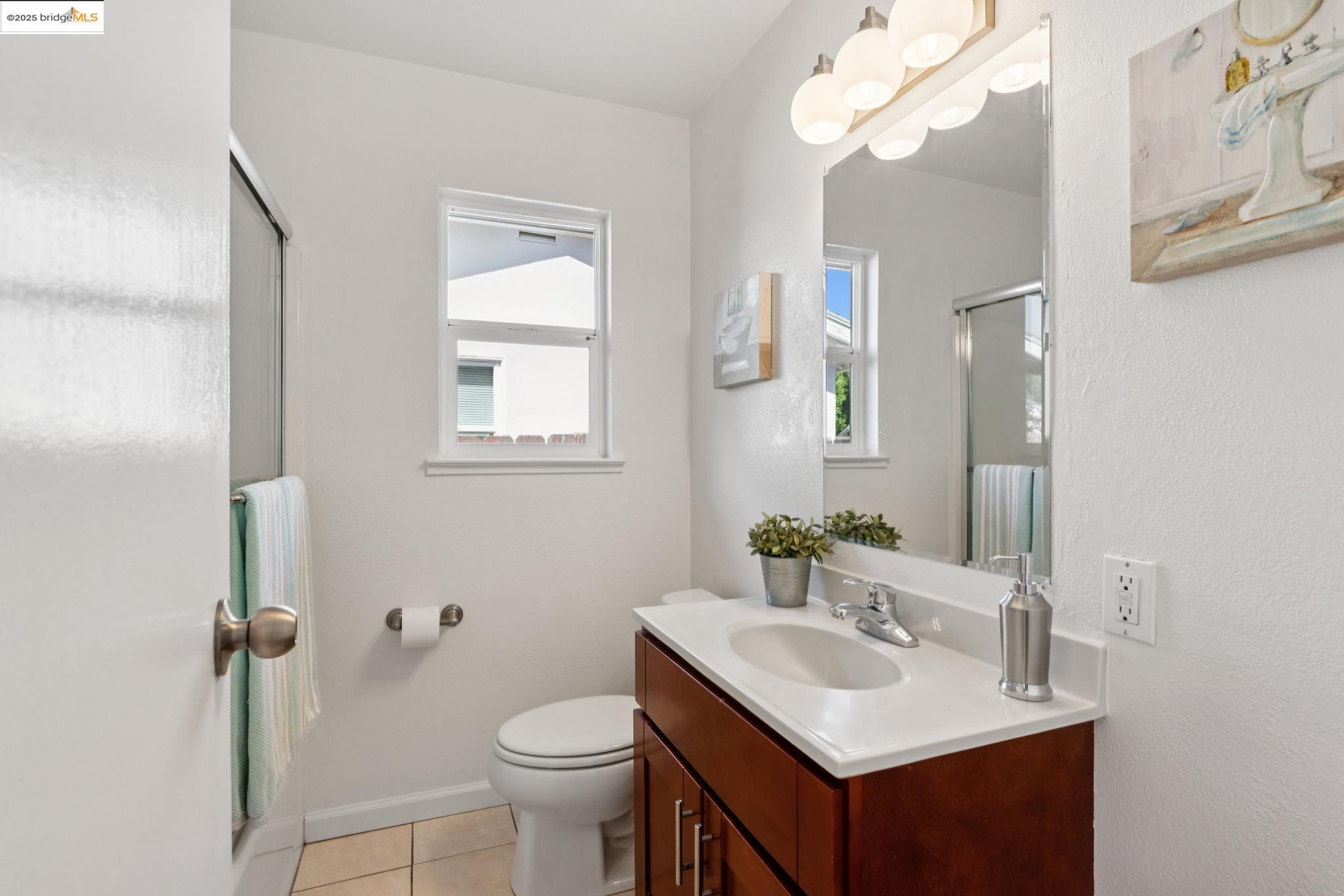 Detail Gallery Image 31 of 43 For 2309 Potrero Ct, Pinole,  CA 94564 - 3 Beds | 2 Baths
