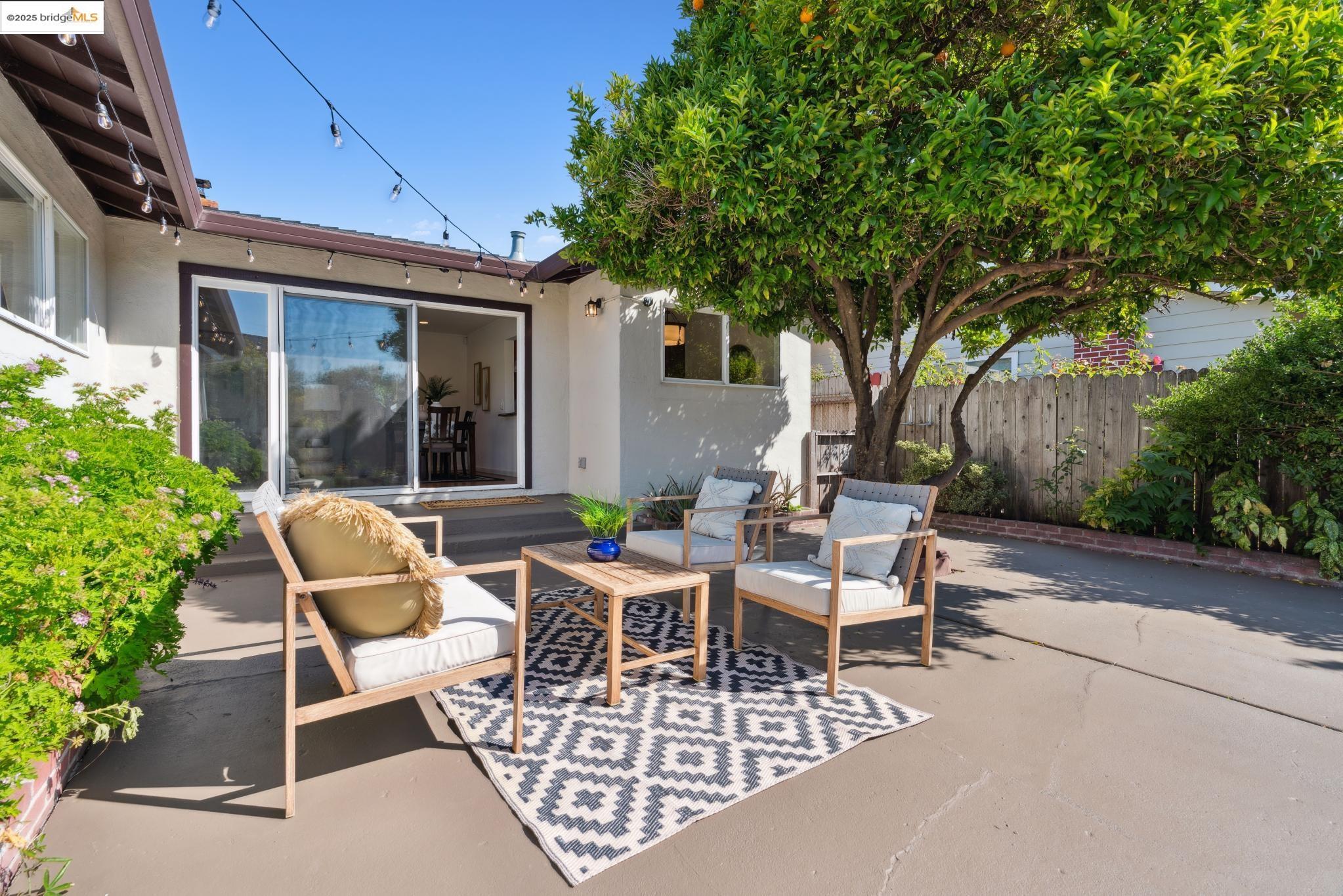 Detail Gallery Image 34 of 43 For 2309 Potrero Ct, Pinole,  CA 94564 - 3 Beds | 2 Baths