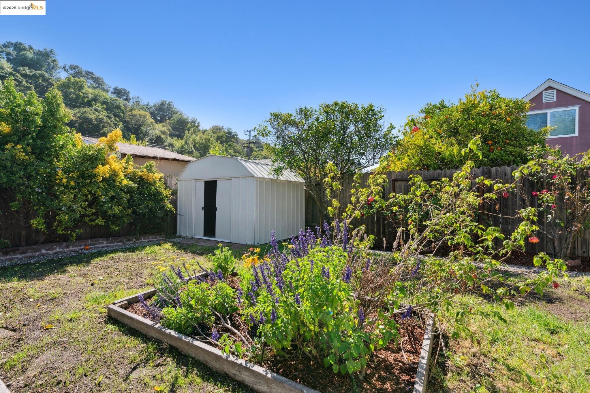 Detail Gallery Image 37 of 43 For 2309 Potrero Ct, Pinole,  CA 94564 - 3 Beds | 2 Baths