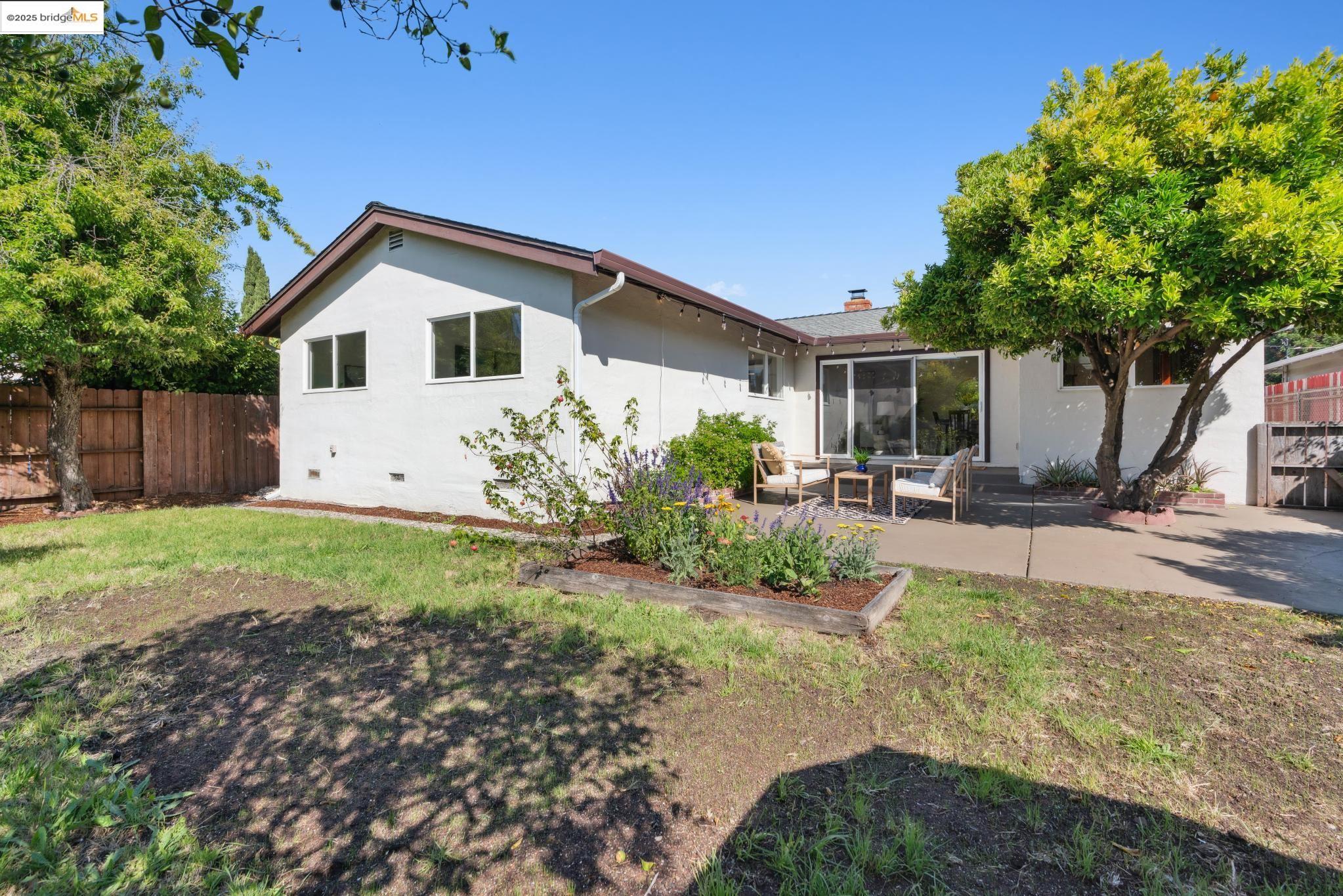 Detail Gallery Image 41 of 43 For 2309 Potrero Ct, Pinole,  CA 94564 - 3 Beds | 2 Baths