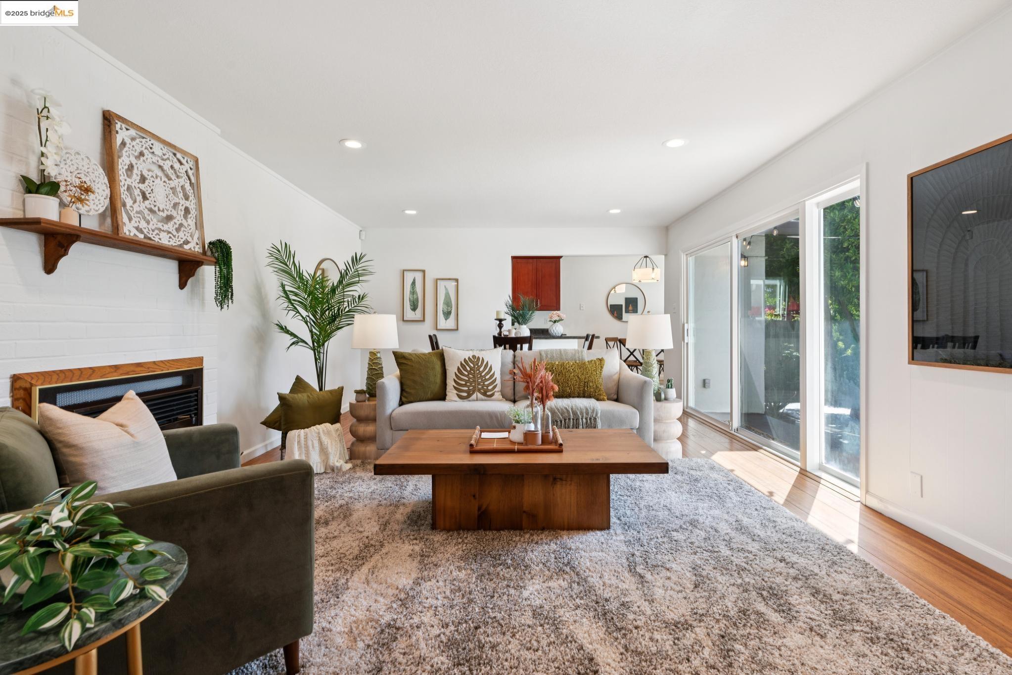 Detail Gallery Image 7 of 43 For 2309 Potrero Ct, Pinole,  CA 94564 - 3 Beds | 2 Baths