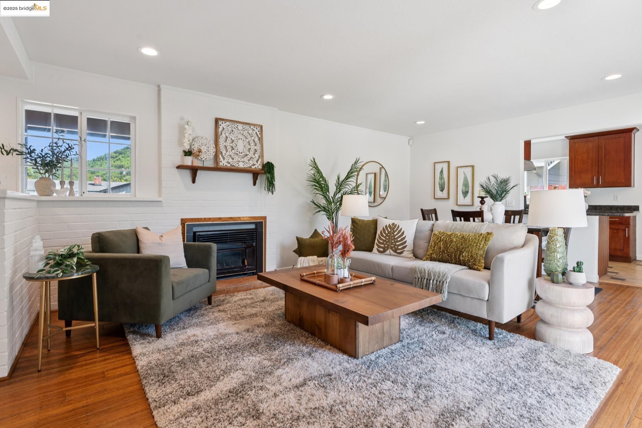 Detail Gallery Image 9 of 43 For 2309 Potrero Ct, Pinole,  CA 94564 - 3 Beds | 2 Baths