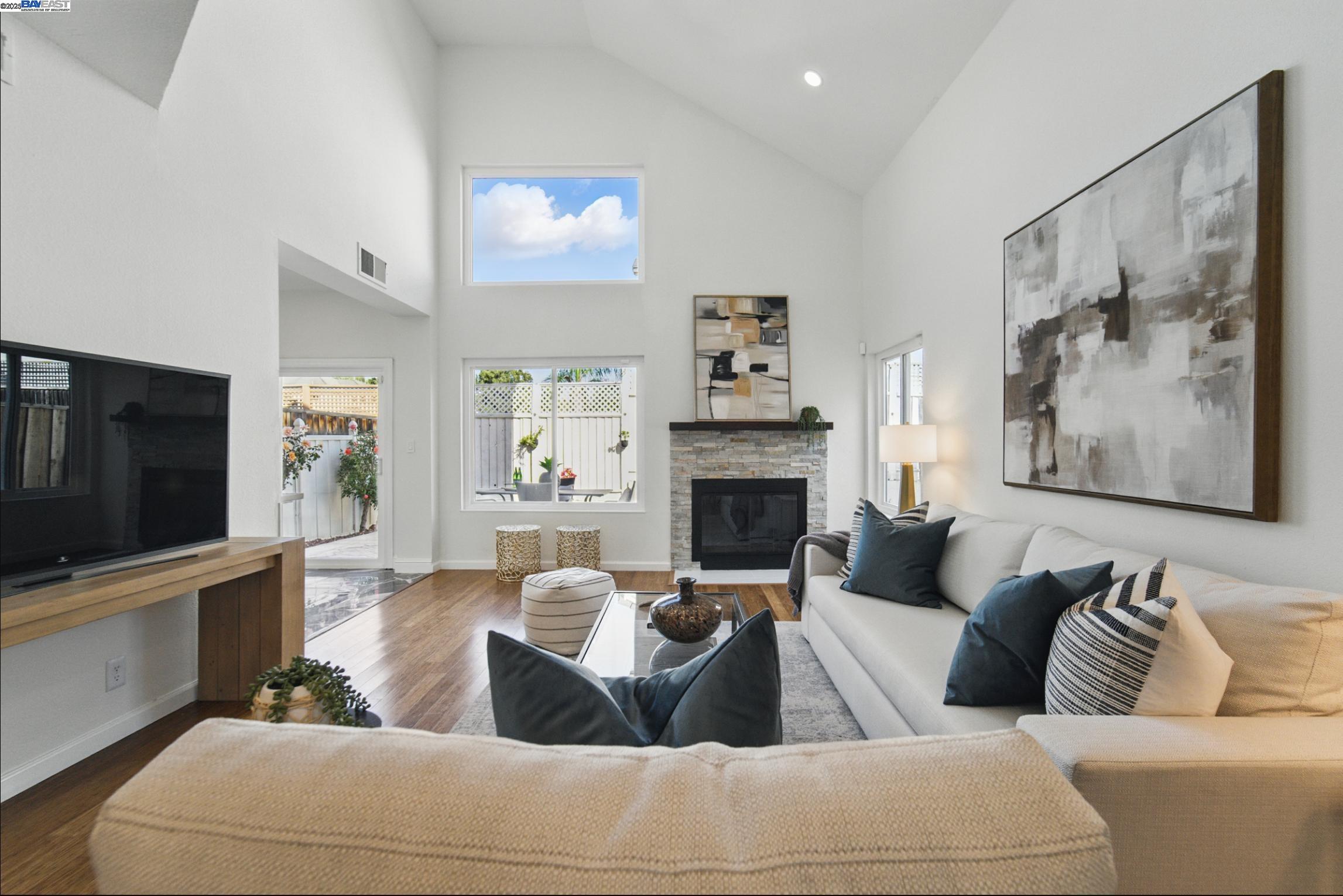 Detail Gallery Image 11 of 60 For 35864 Killorglin Cmn, Fremont,  CA 94536 - 4 Beds | 2/1 Baths