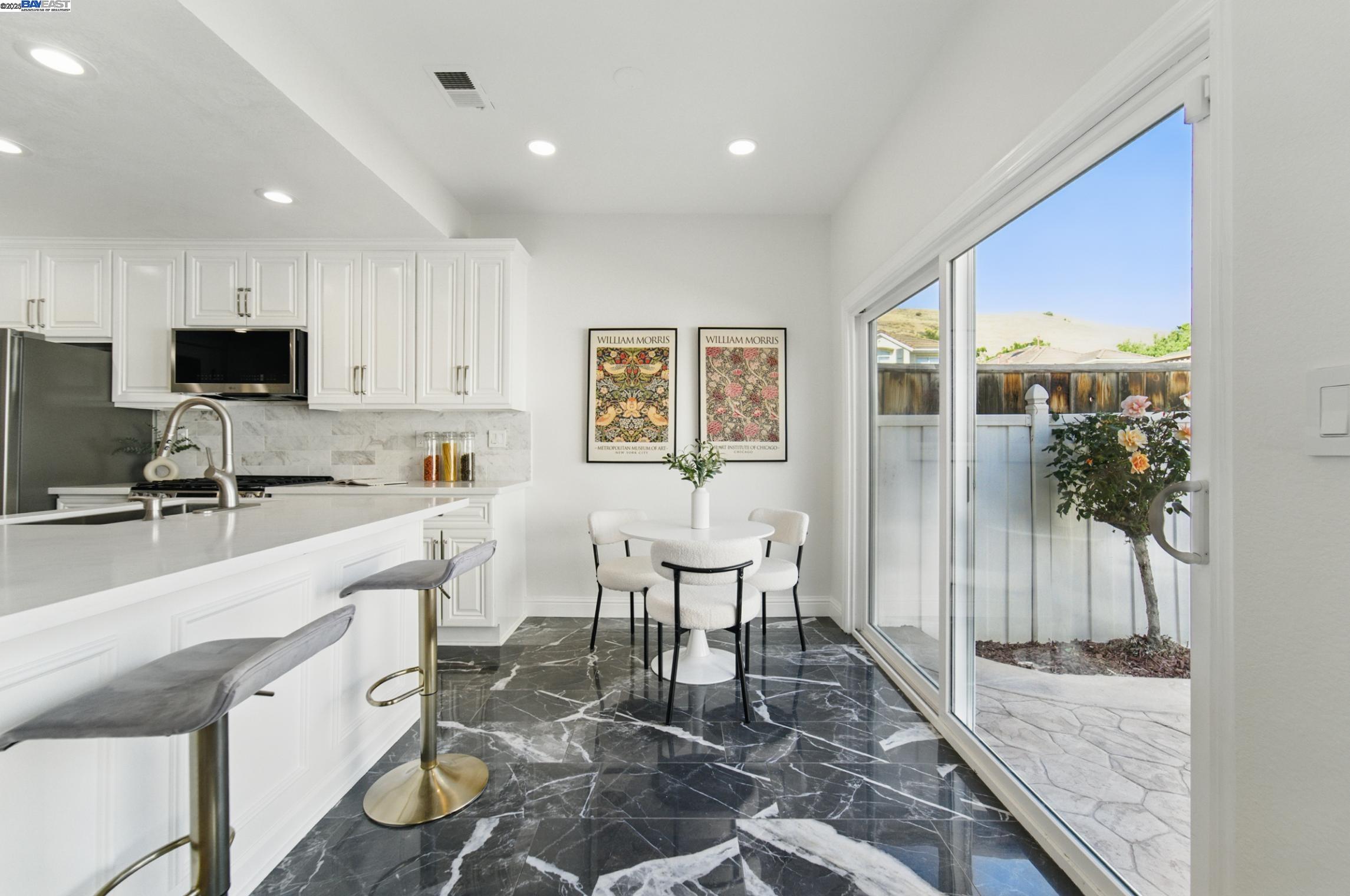 Detail Gallery Image 17 of 60 For 35864 Killorglin Cmn, Fremont,  CA 94536 - 4 Beds | 2/1 Baths