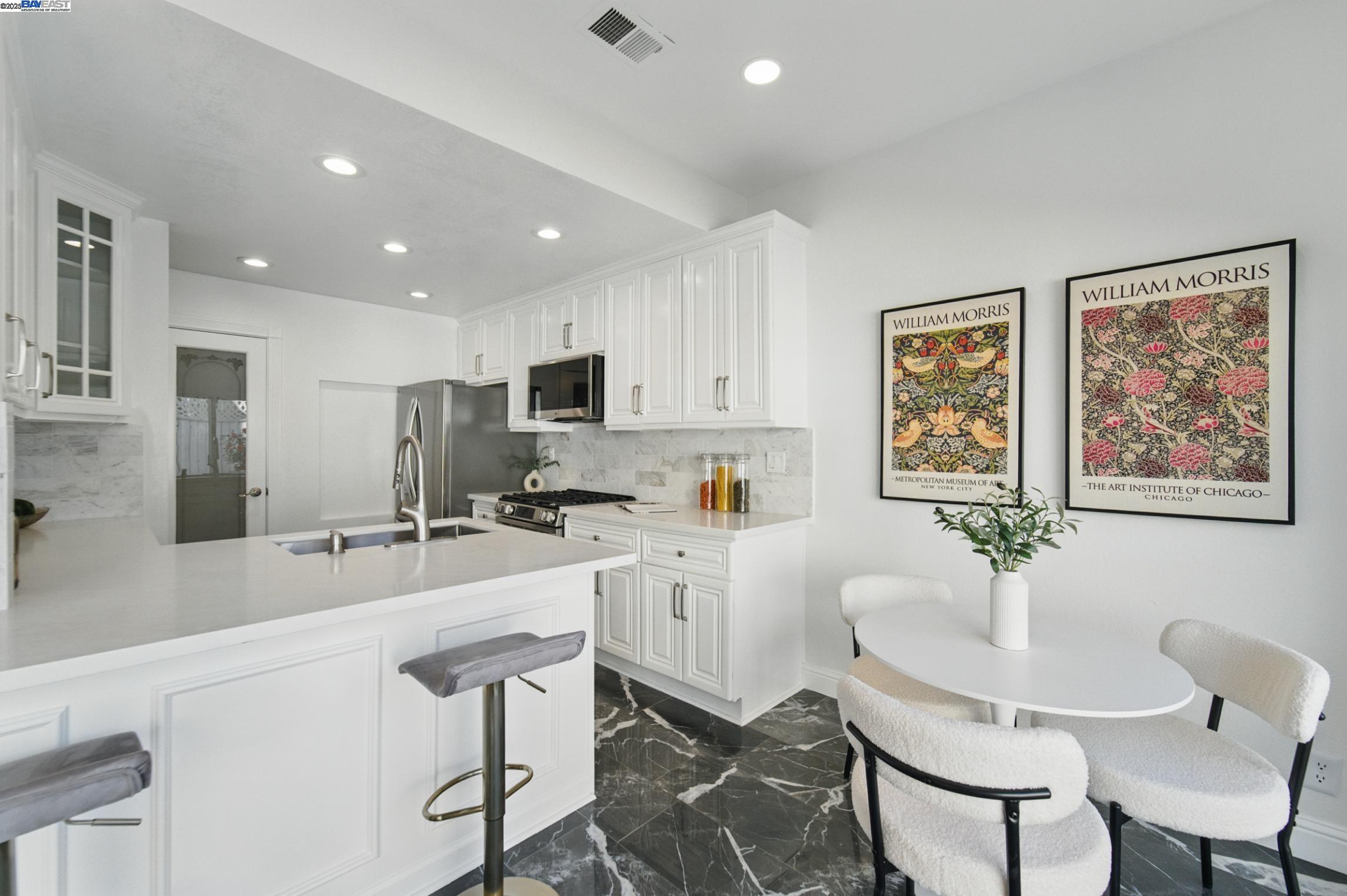 Detail Gallery Image 18 of 60 For 35864 Killorglin Cmn, Fremont,  CA 94536 - 4 Beds | 2/1 Baths