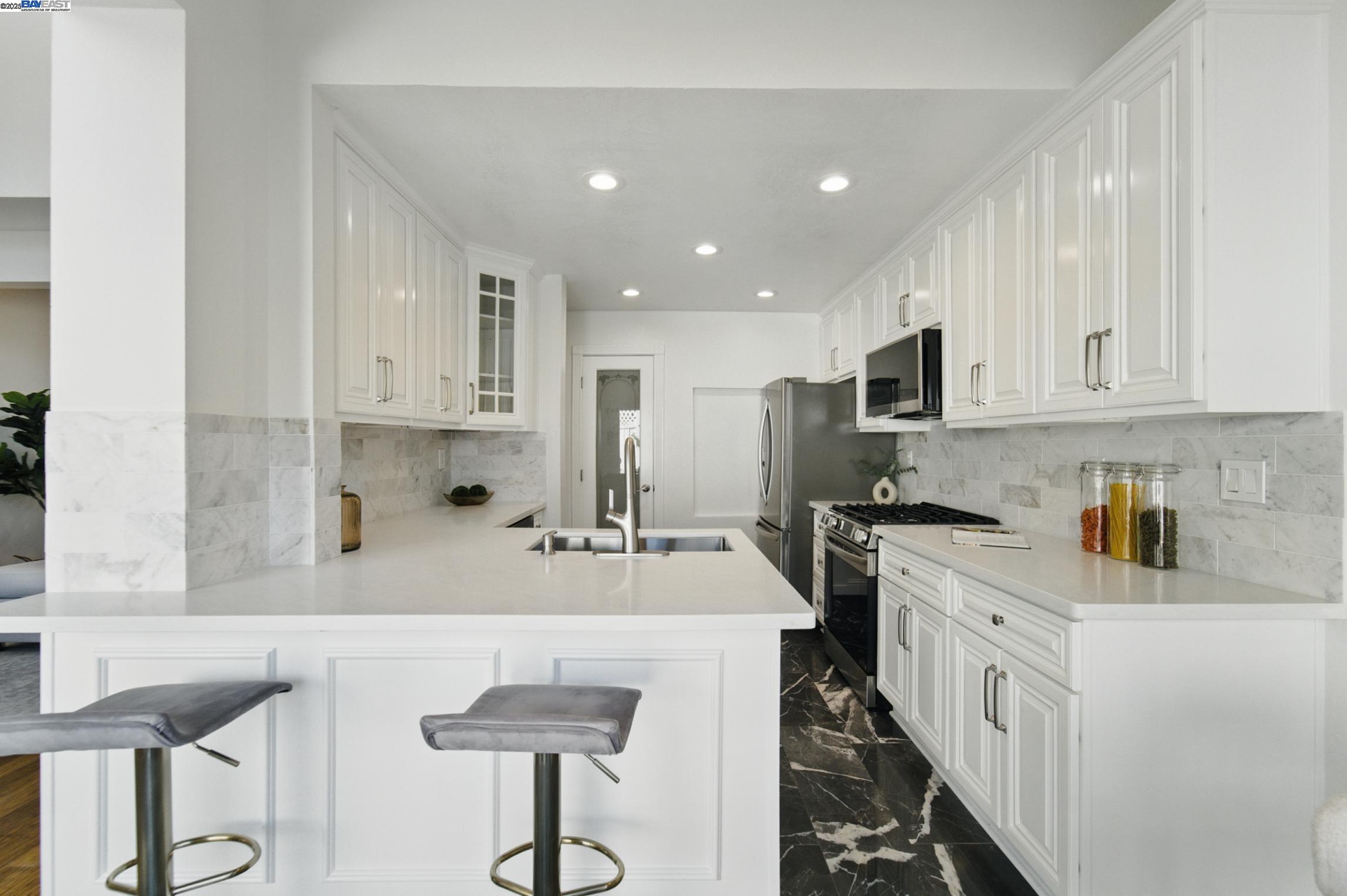 Detail Gallery Image 19 of 60 For 35864 Killorglin Cmn, Fremont,  CA 94536 - 4 Beds | 2/1 Baths