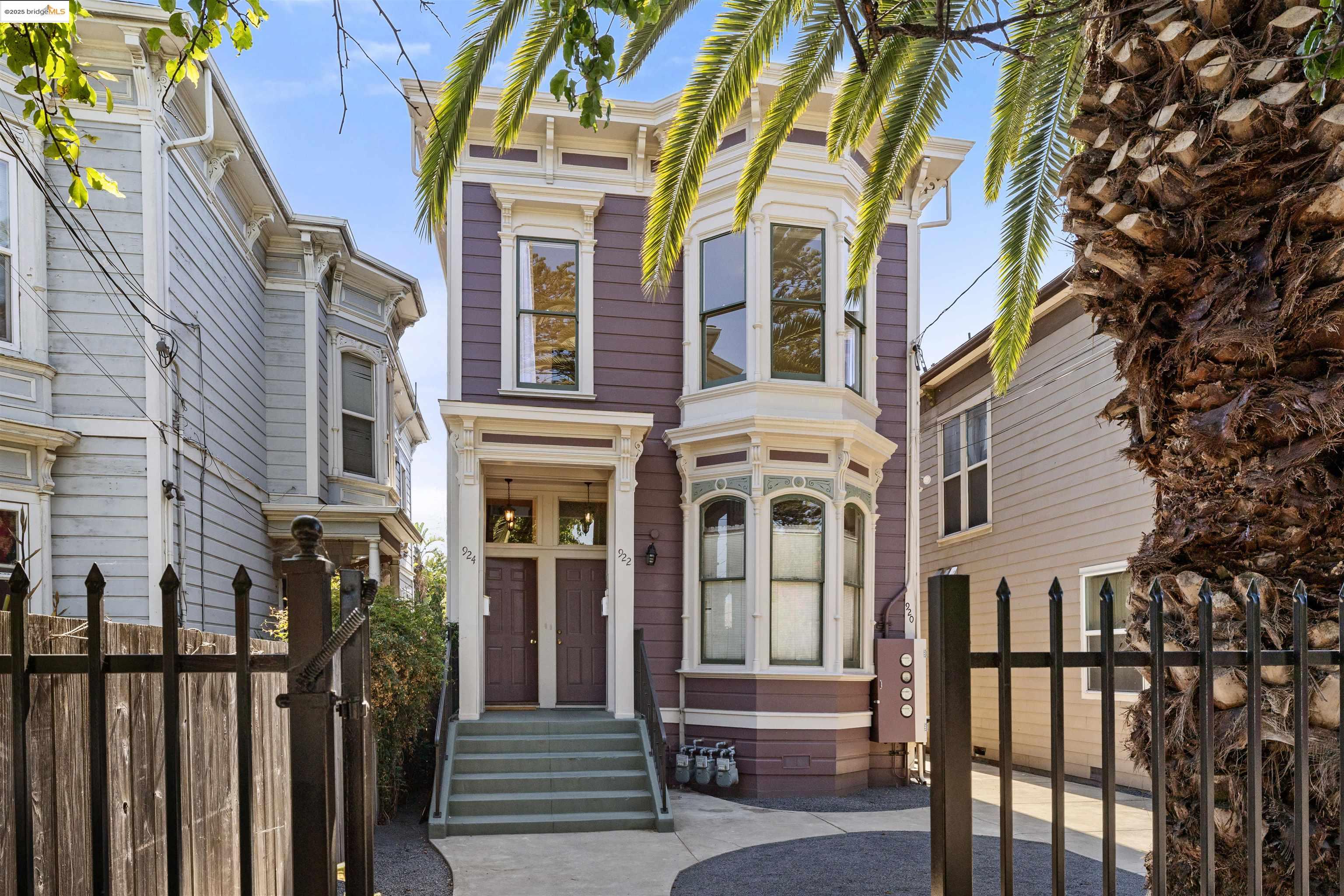 Detail Gallery Image 1 of 1 For 924 Center St, Oakland,  CA 94607 - – Beds | – Baths