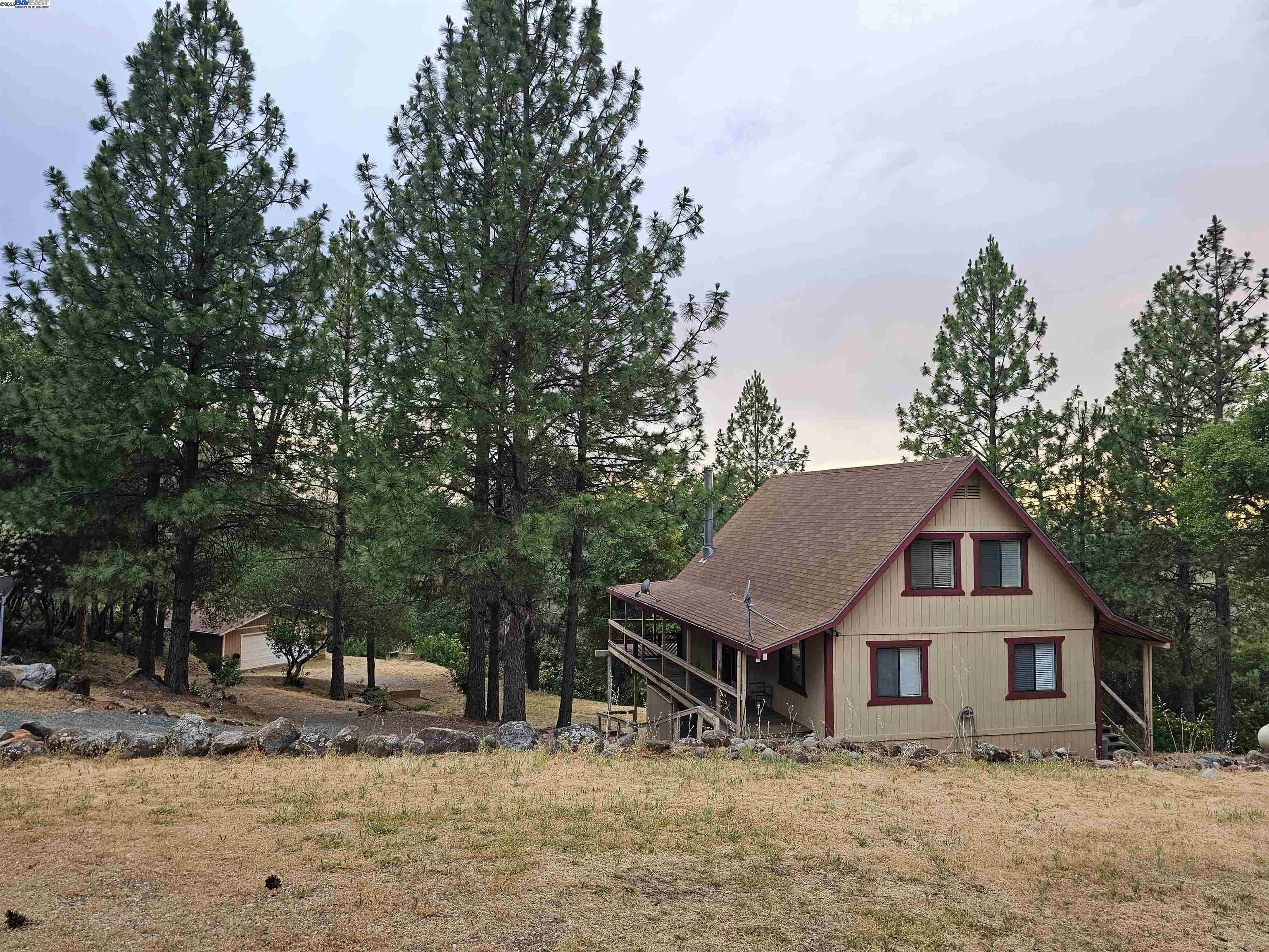 Detail Gallery Image 1 of 1 For 11066 Shadow Hill Dr, Rough And Ready,  CA 95975 - 2 Beds | 2 Baths