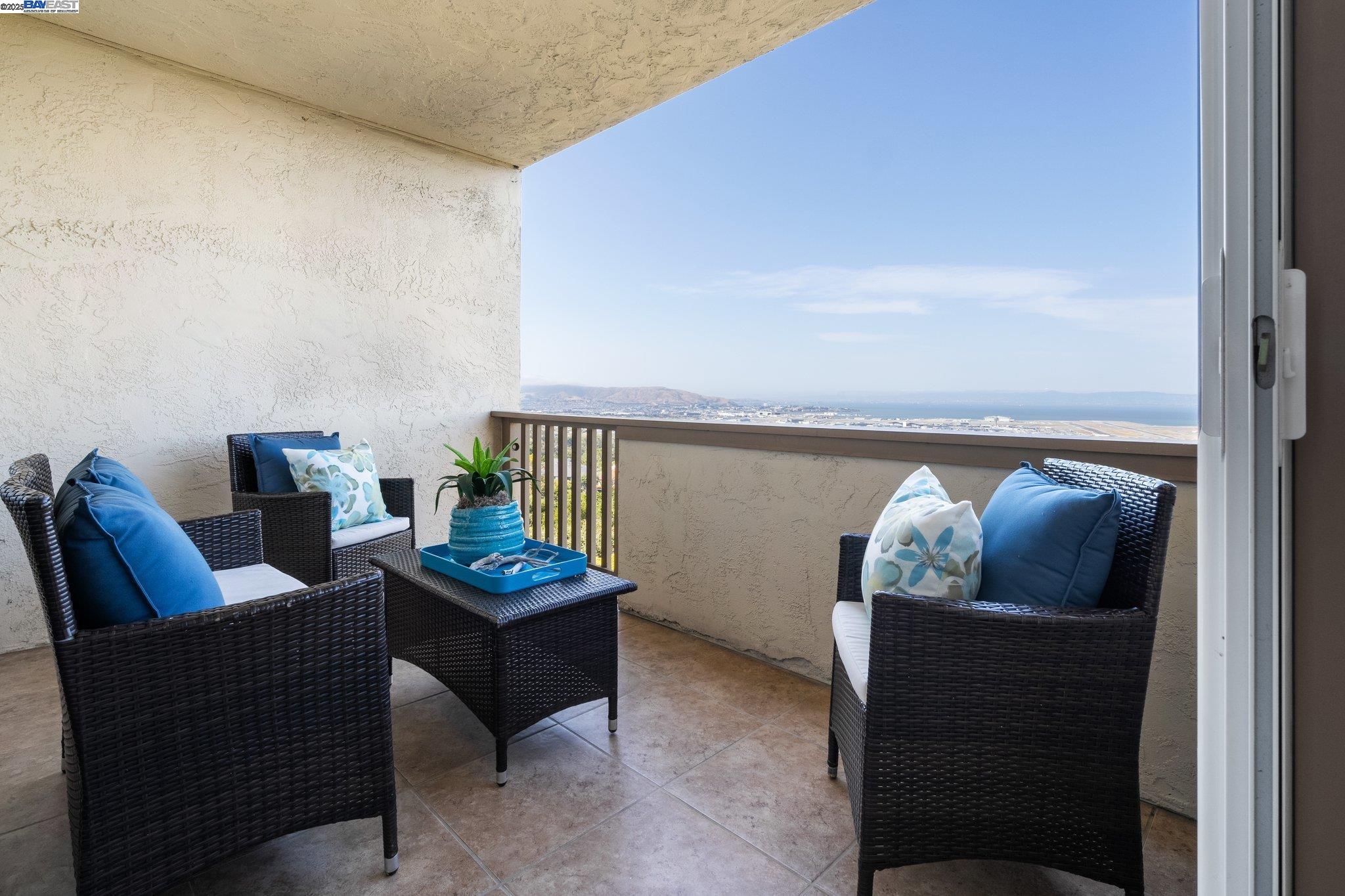 Detail Gallery Image 14 of 33 For 320 Vallejo Dr #47,  Millbrae,  CA 94030 - 3 Beds | 2 Baths