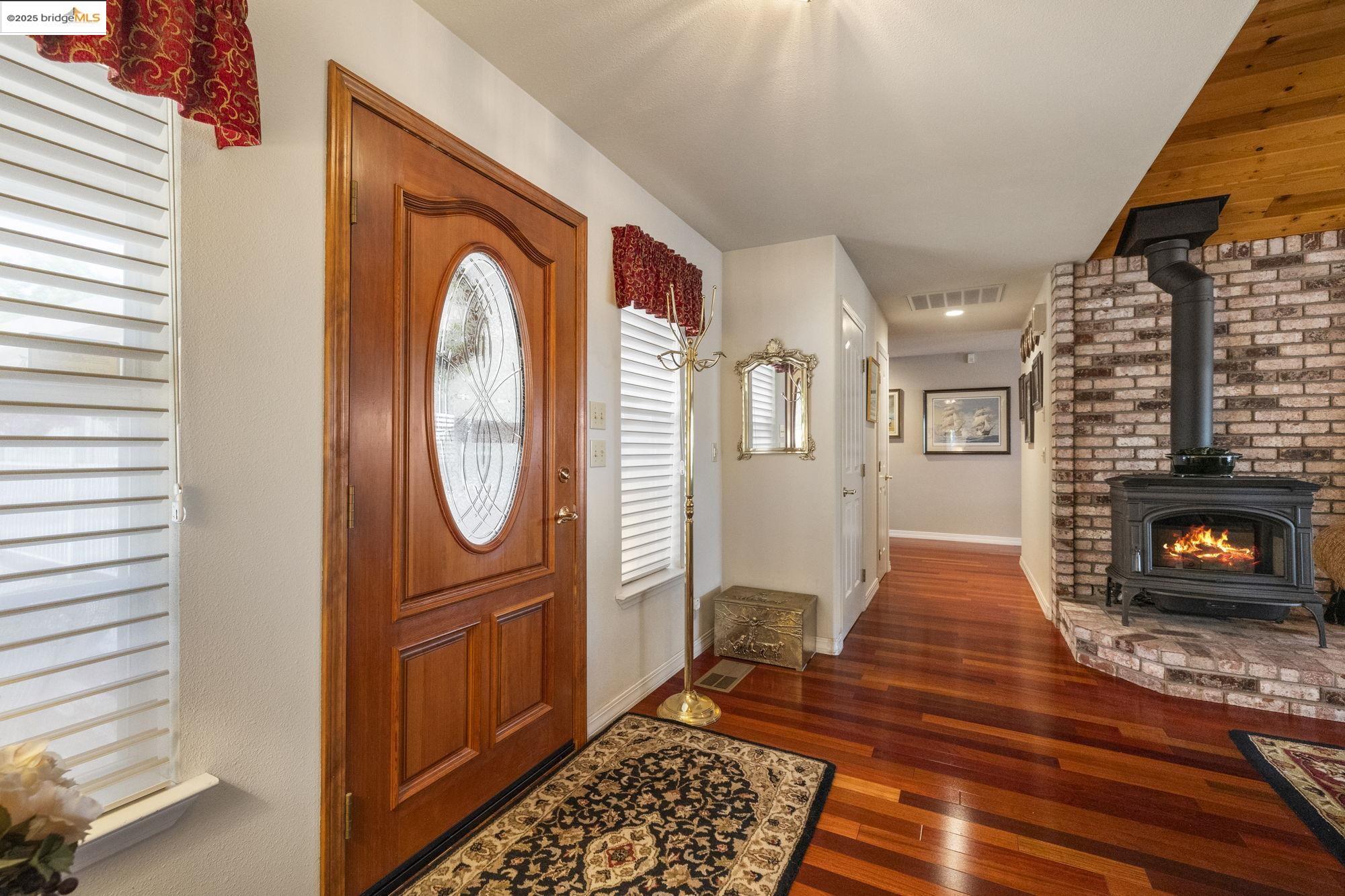 Detail Gallery Image 3 of 50 For 23361 Pinewood, Twain Harte,  CA 95383 - 5 Beds | 2/1 Baths