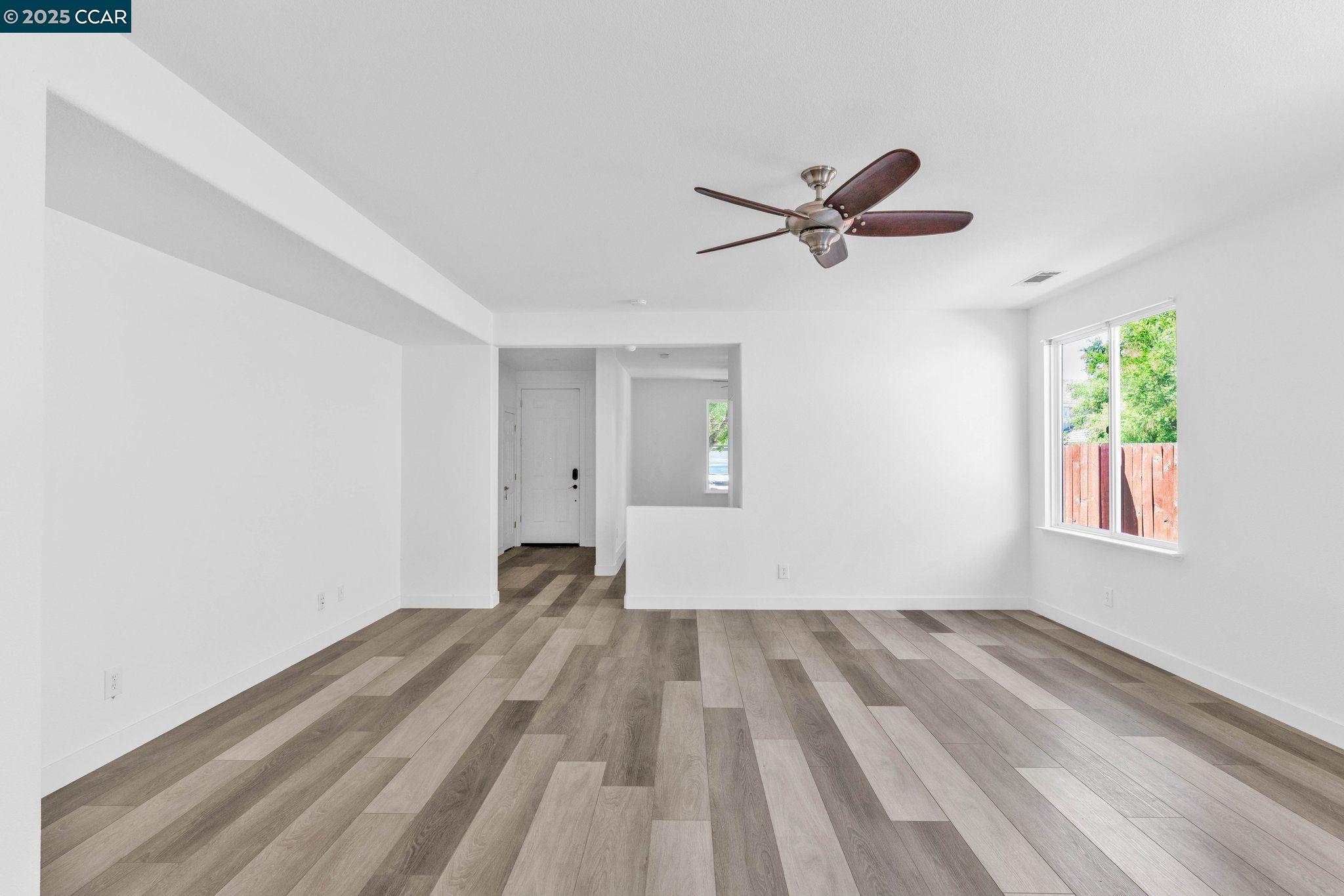 Detail Gallery Image 11 of 37 For 24 Puffin Cir, Oakley,  CA 94561 - 3 Beds | 2/1 Baths