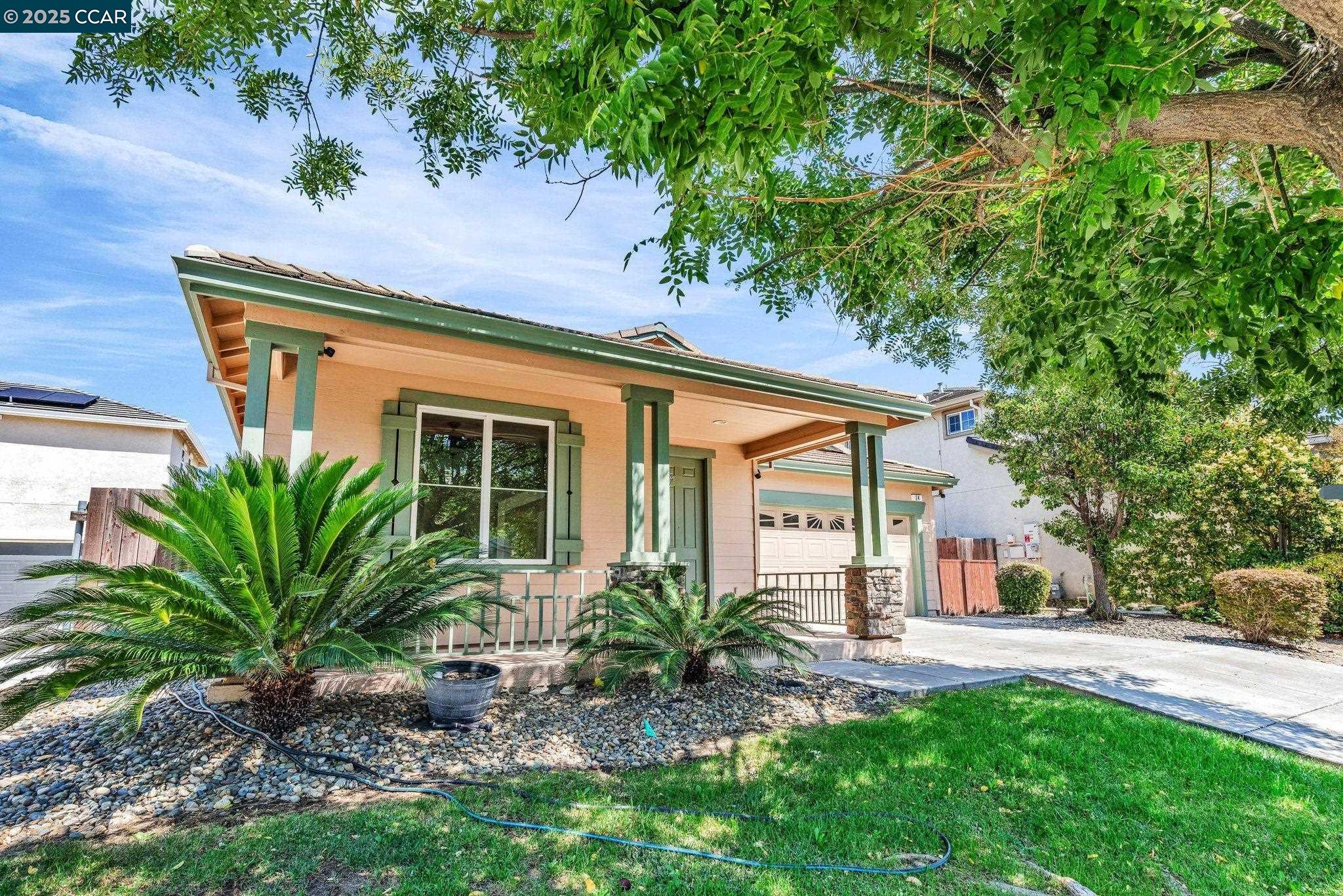 Detail Gallery Image 3 of 37 For 24 Puffin Cir, Oakley,  CA 94561 - 3 Beds | 2/1 Baths