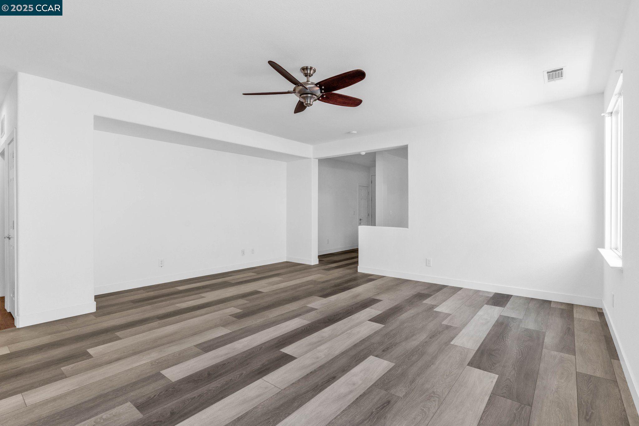 Detail Gallery Image 9 of 37 For 24 Puffin Cir, Oakley,  CA 94561 - 3 Beds | 2/1 Baths