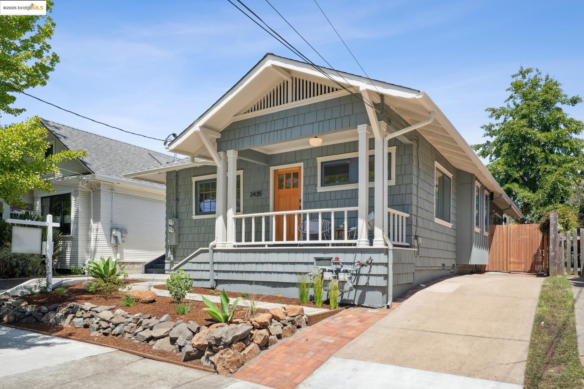 Detail Gallery Image 1 of 1 For 2433 Spaulding Ave, Berkeley,  CA 94703 - 4 Beds | 3 Baths