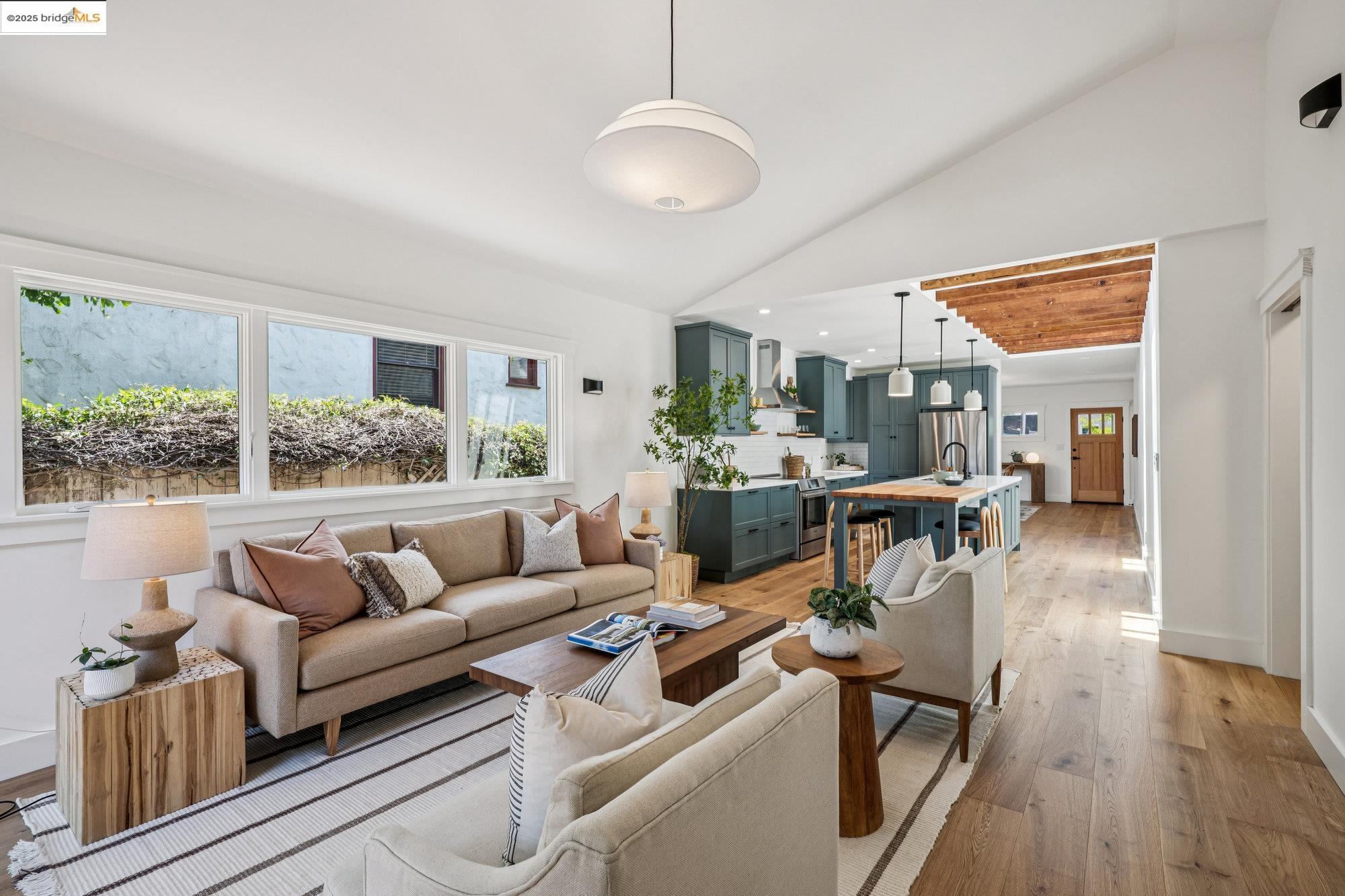 Detail Gallery Image 14 of 50 For 2433 Spaulding Ave, Berkeley,  CA 94703 - 4 Beds | 3 Baths