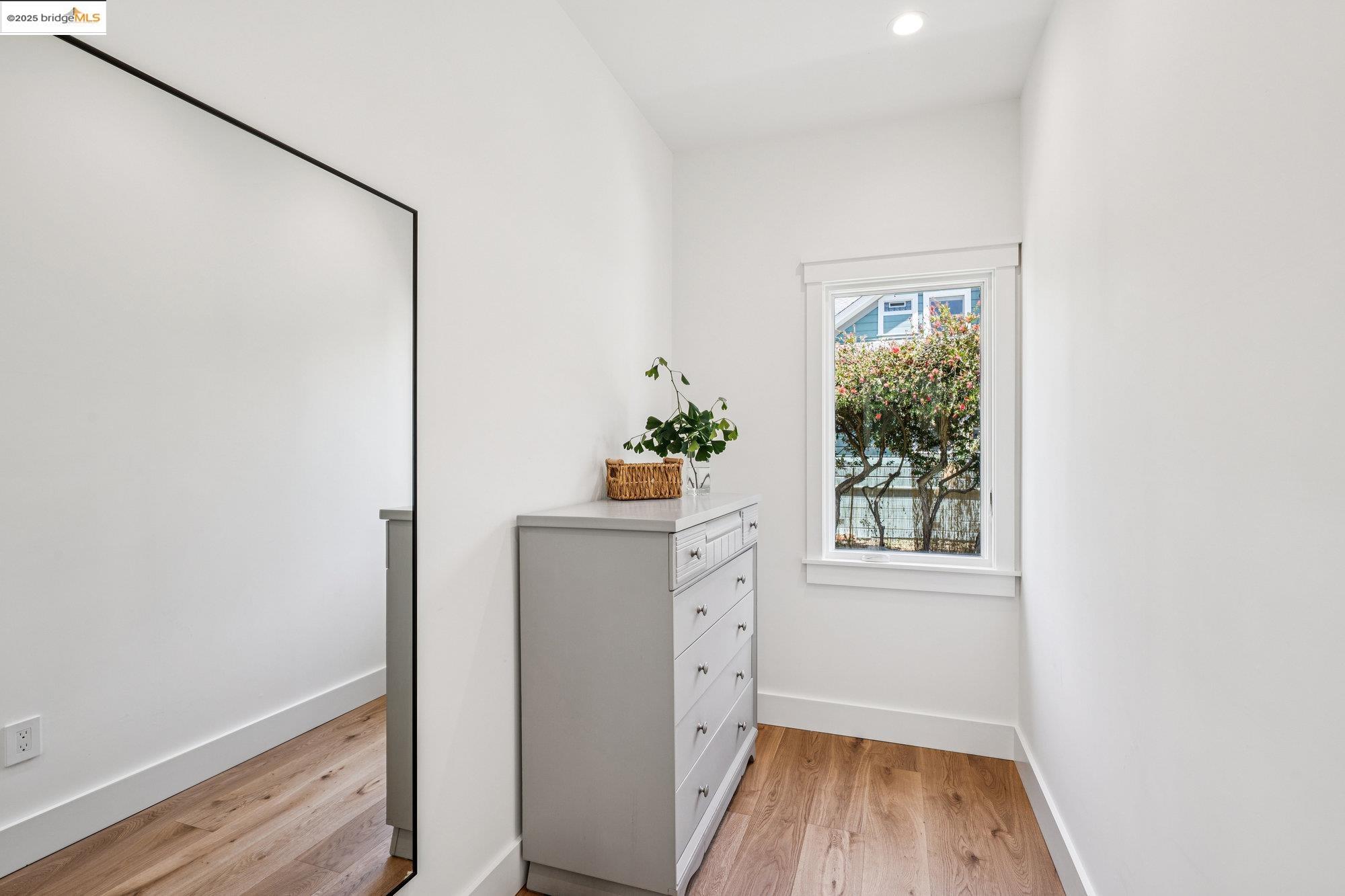 Detail Gallery Image 23 of 50 For 2433 Spaulding Ave, Berkeley,  CA 94703 - 4 Beds | 3 Baths