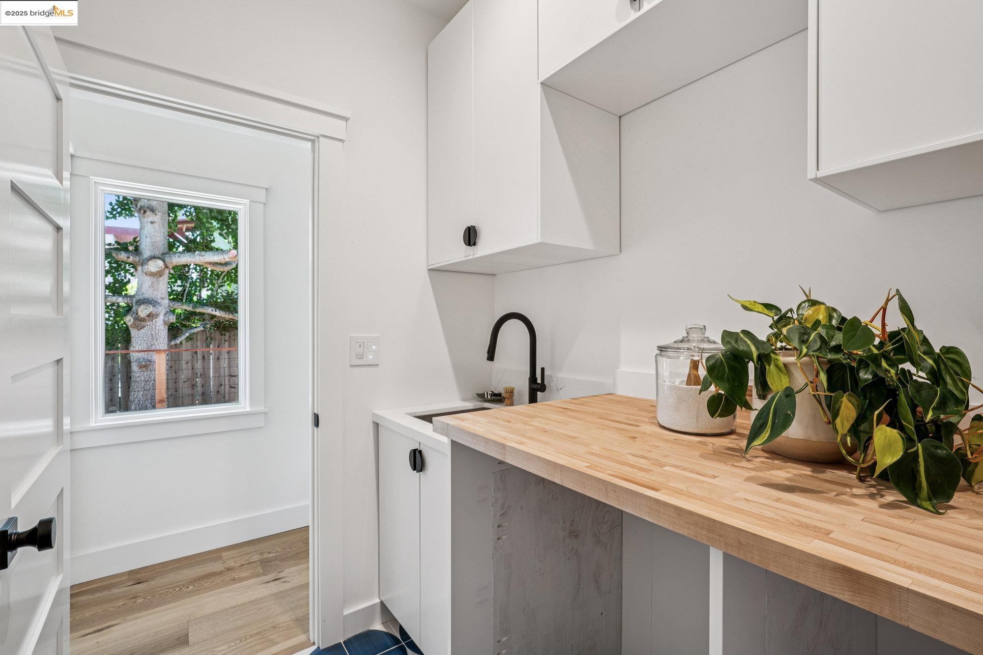 Detail Gallery Image 25 of 50 For 2433 Spaulding Ave, Berkeley,  CA 94703 - 4 Beds | 3 Baths