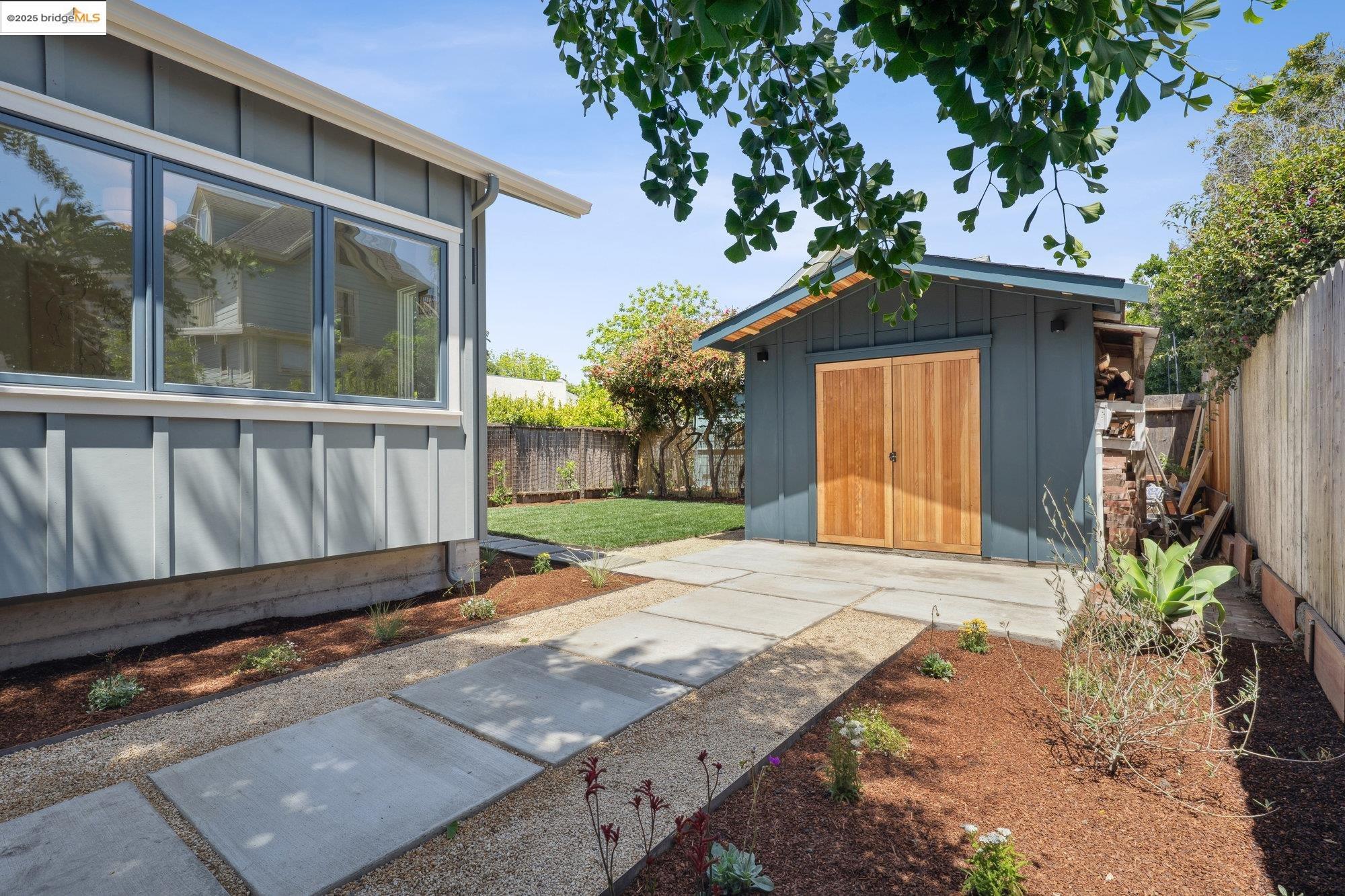 Detail Gallery Image 38 of 50 For 2433 Spaulding Ave, Berkeley,  CA 94703 - 4 Beds | 3 Baths