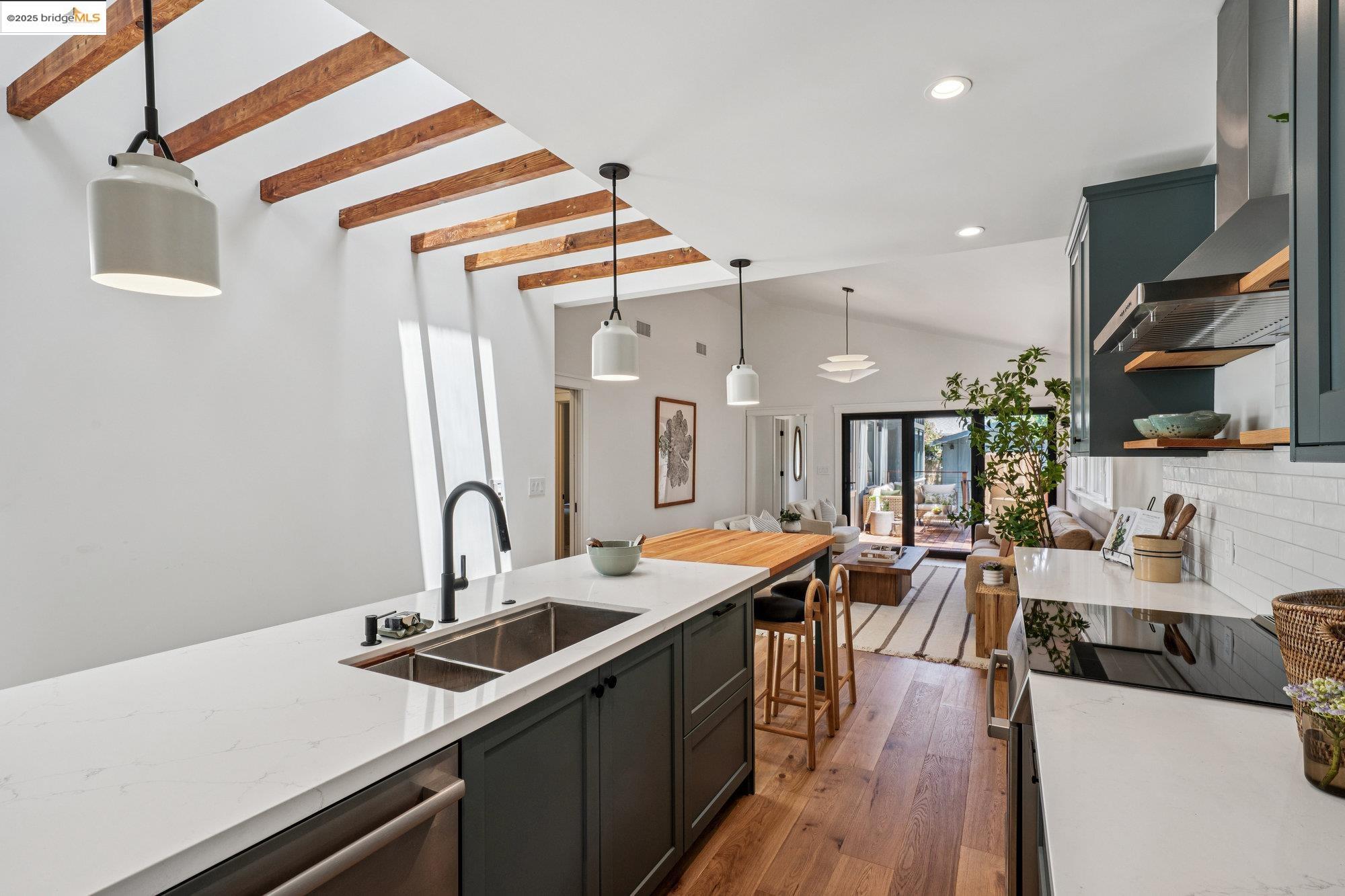 Detail Gallery Image 8 of 50 For 2433 Spaulding Ave, Berkeley,  CA 94703 - 4 Beds | 3 Baths