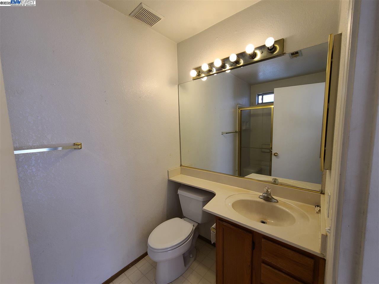 Detail Gallery Image 17 of 25 For 11882 Flanagan Ct, Dublin,  CA 94568-2348 - 2 Beds | 2 Baths