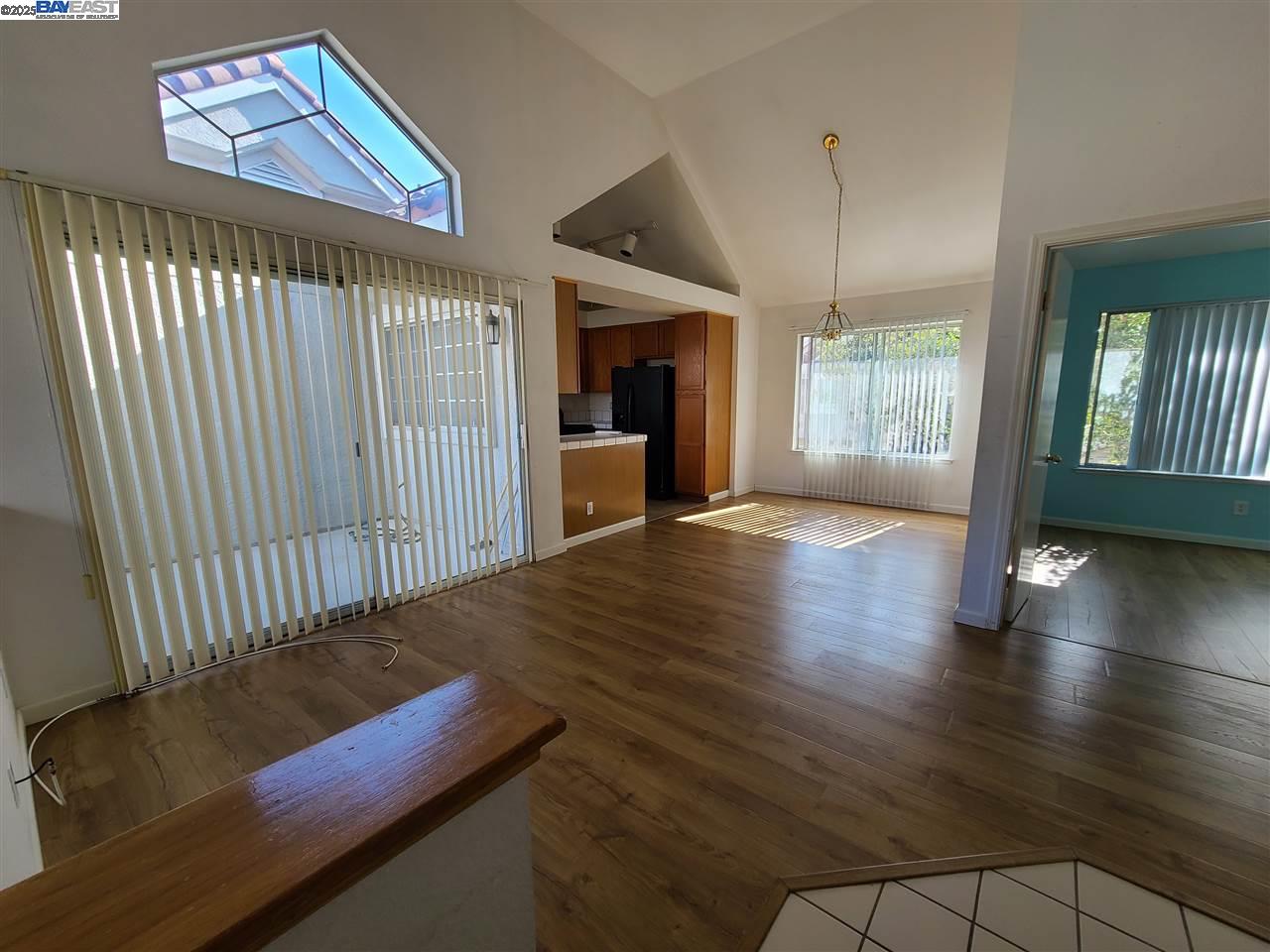 Detail Gallery Image 3 of 25 For 11882 Flanagan Ct, Dublin,  CA 94568-2348 - 2 Beds | 2 Baths