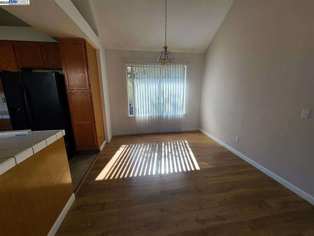 Detail Gallery Image 5 of 25 For 11882 Flanagan Ct, Dublin,  CA 94568-2348 - 2 Beds | 2 Baths