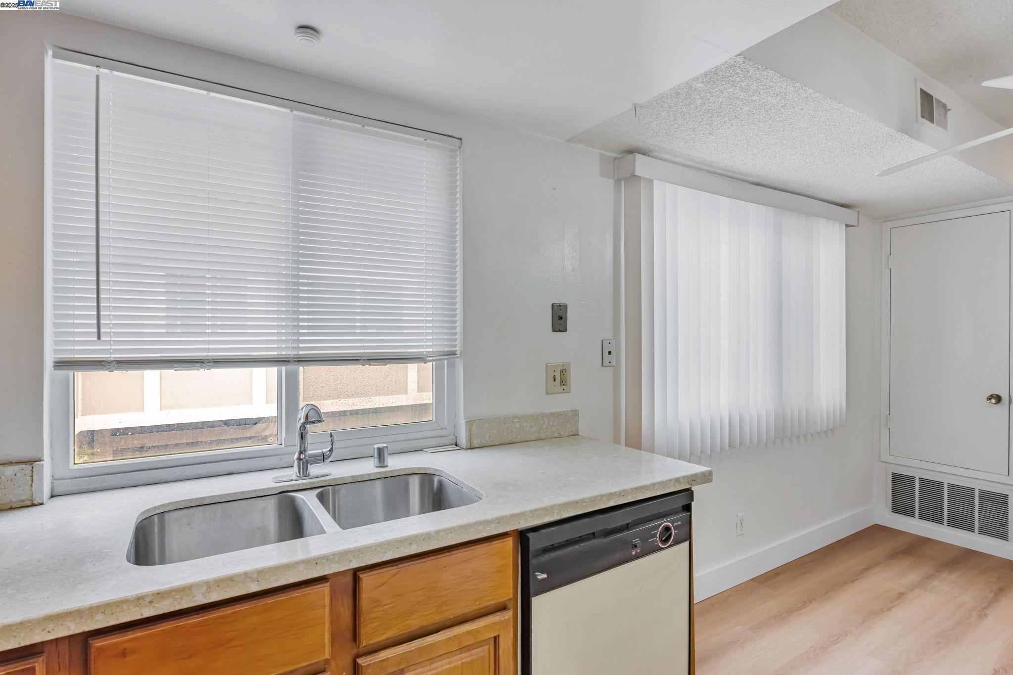 Photo #9: 41101102 Listing: Photo #9