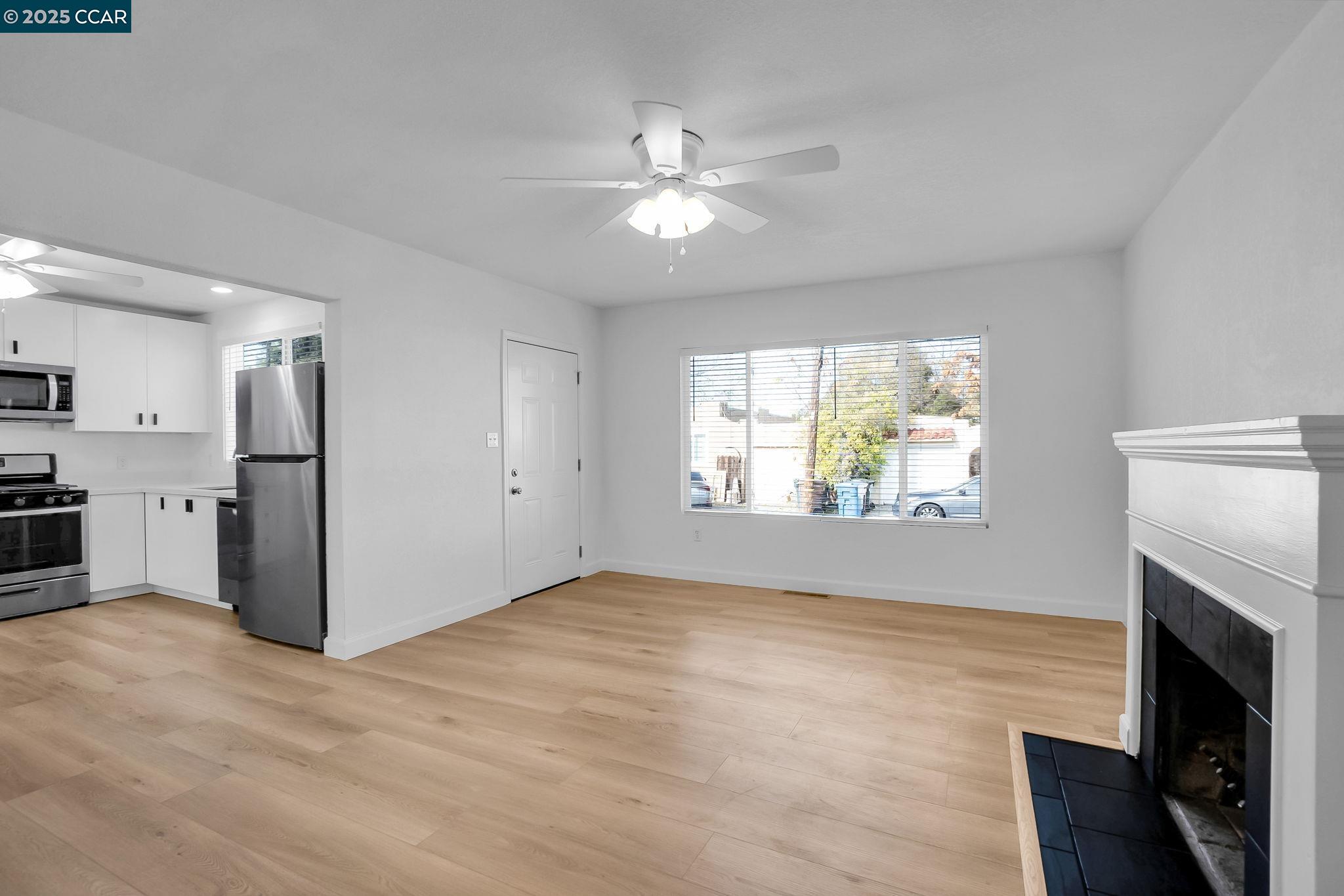 Detail Gallery Image 15 of 39 For 35 W Rose Ave, Bay Point,  CA 94565 - 3 Beds | 1/1 Baths