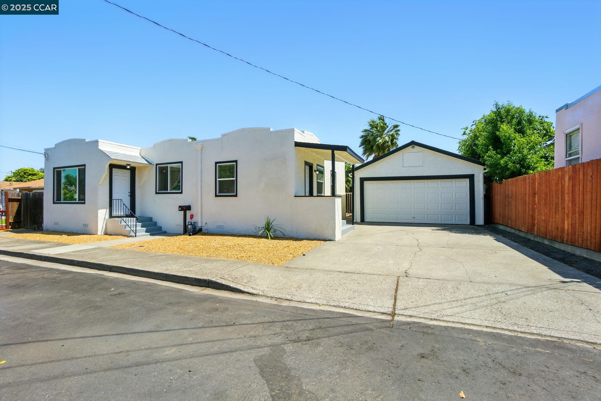 Detail Gallery Image 4 of 39 For 35 W Rose Ave, Bay Point,  CA 94565 - 3 Beds | 1/1 Baths