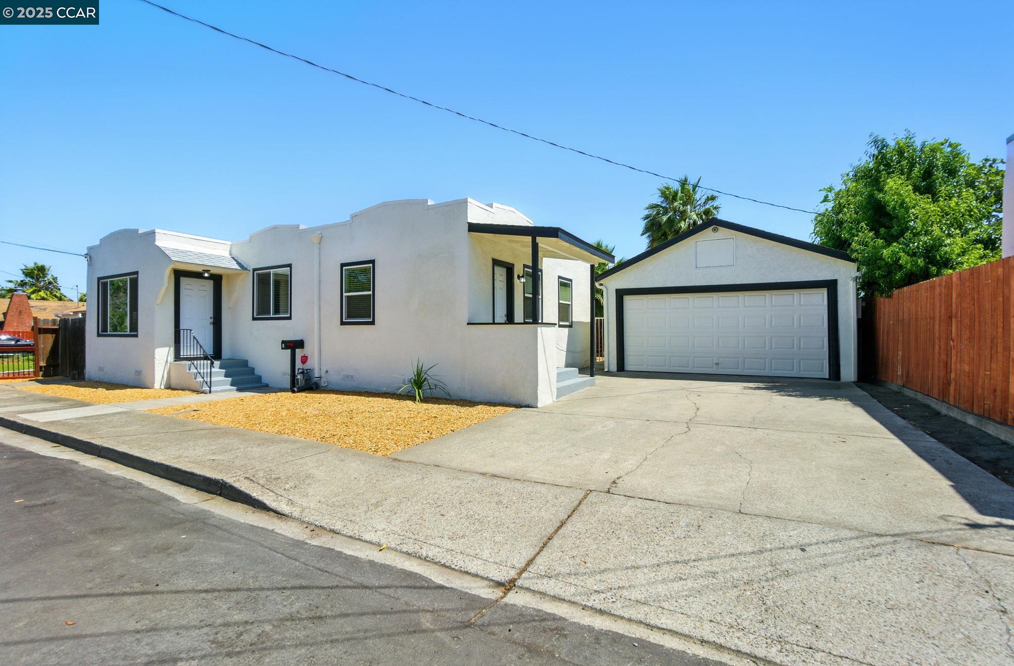 Detail Gallery Image 5 of 39 For 35 W Rose Ave, Bay Point,  CA 94565 - 3 Beds | 1/1 Baths