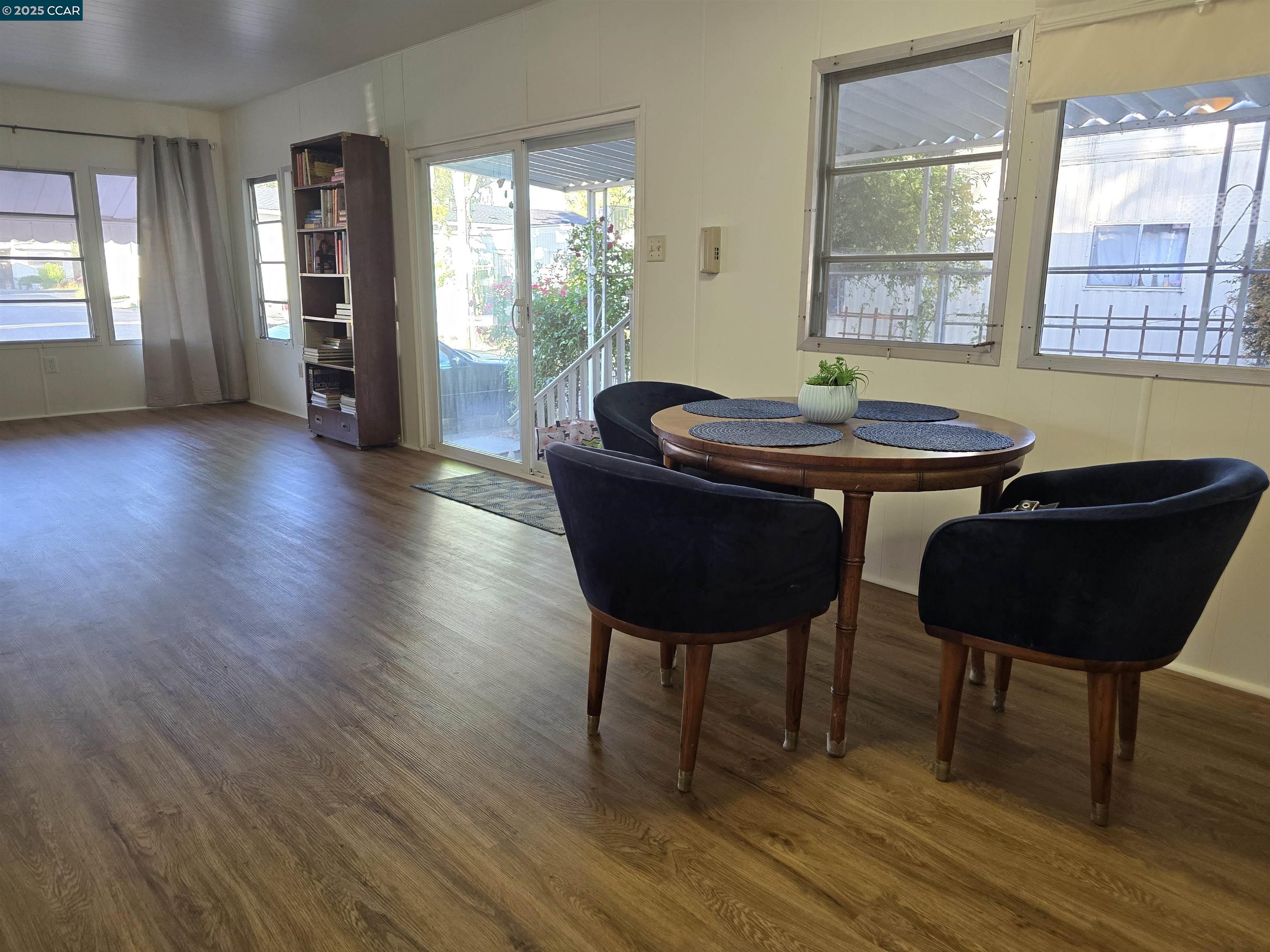 Detail Gallery Image 7 of 12 For 2885 Willow #4,  San Pablo,  CA 94806 - 2 Beds | 2 Baths