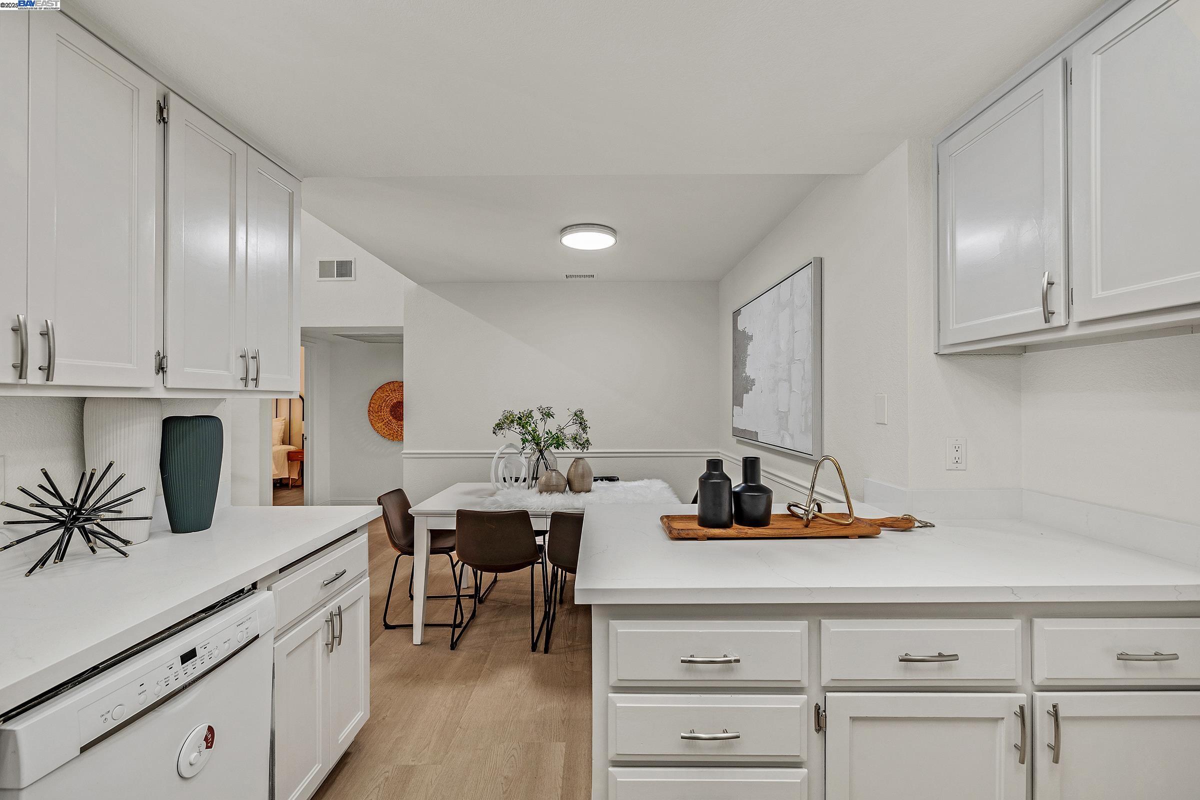 Detail Gallery Image 14 of 34 For 2229 Summereve Ct, San Jose,  CA 95122 - 2 Beds | 2 Baths