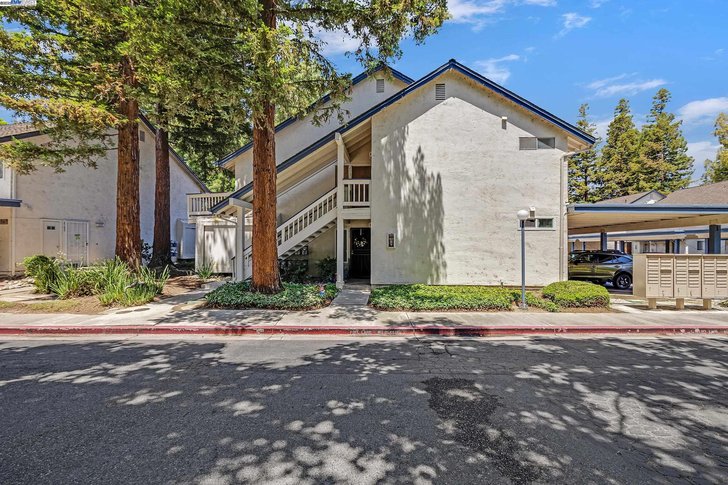 Detail Gallery Image 3 of 34 For 2229 Summereve Ct, San Jose,  CA 95122 - 2 Beds | 2 Baths