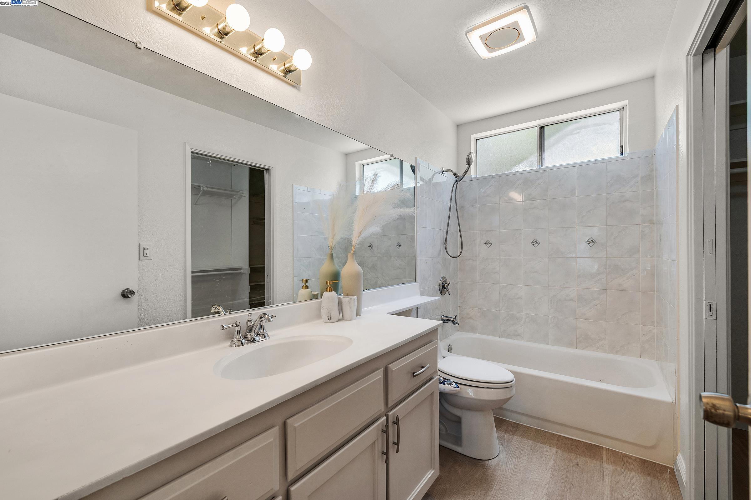 Detail Gallery Image 23 of 34 For 2229 Summereve Ct, San Jose,  CA 95122 - 2 Beds | 2 Baths