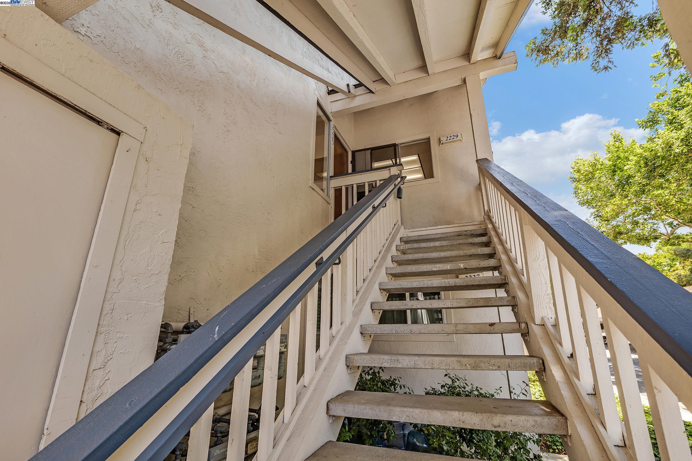 Detail Gallery Image 5 of 34 For 2229 Summereve Ct, San Jose,  CA 95122 - 2 Beds | 2 Baths
