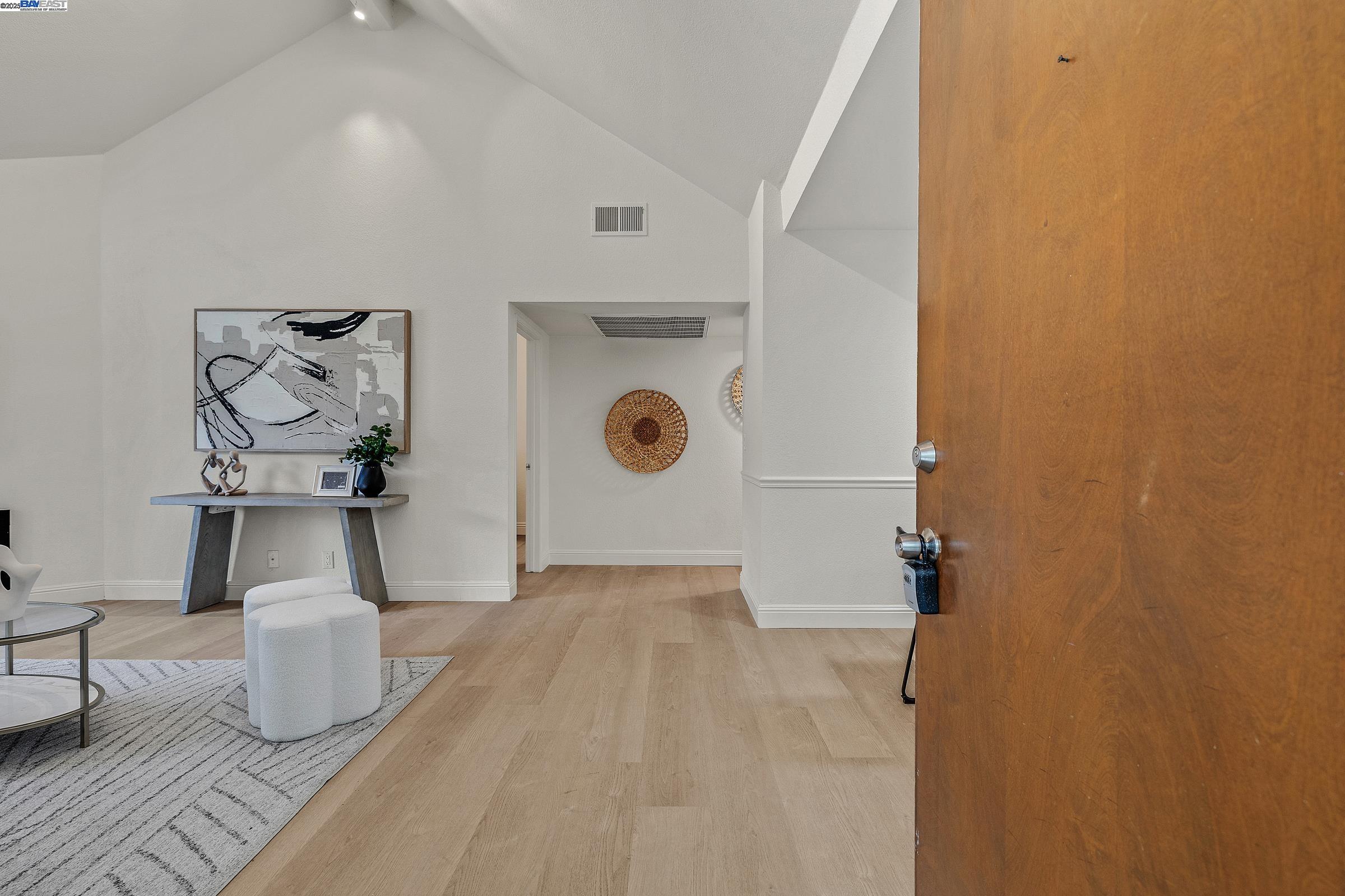 Detail Gallery Image 6 of 34 For 2229 Summereve Ct, San Jose,  CA 95122 - 2 Beds | 2 Baths