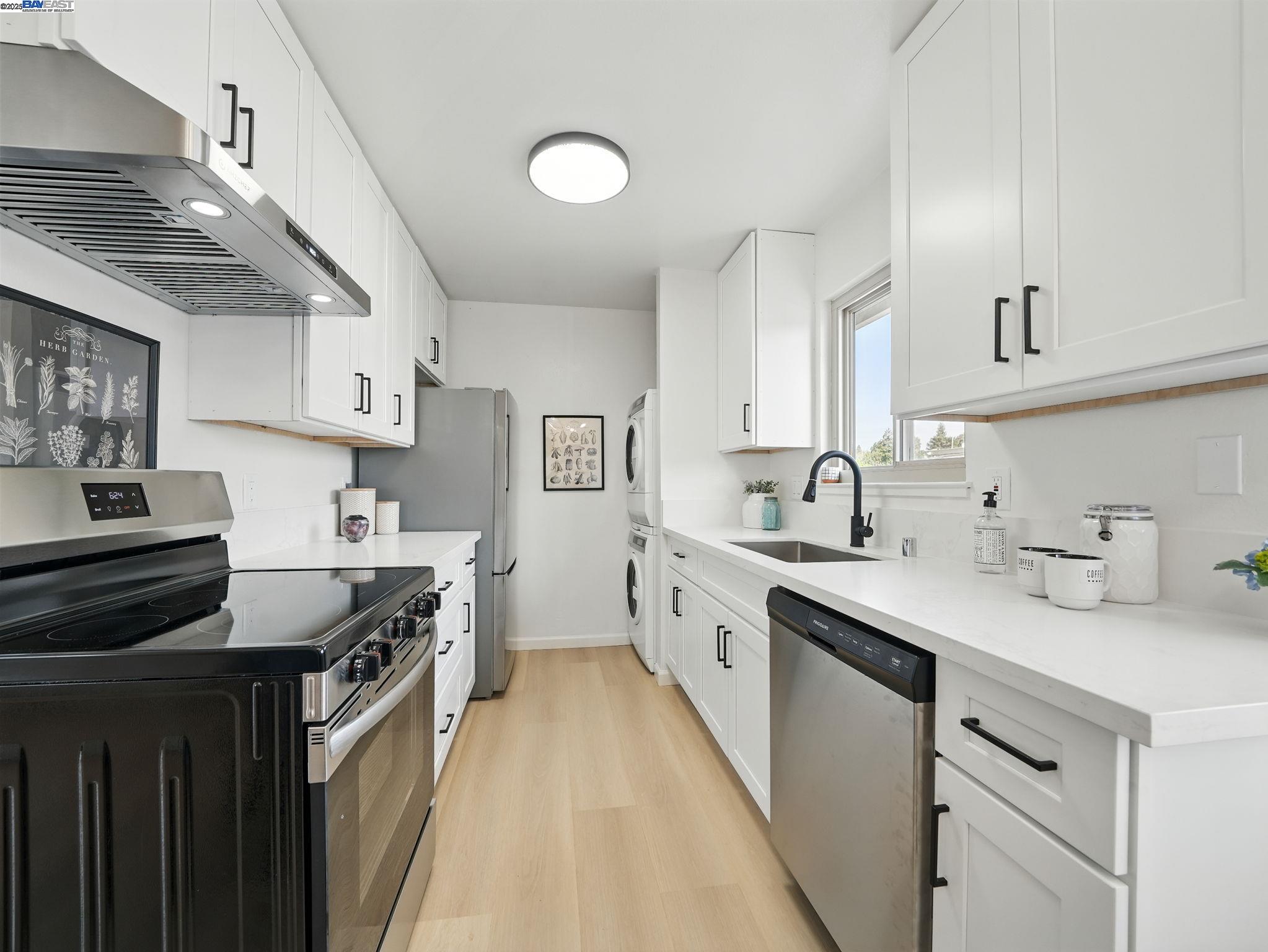 Detail Gallery Image 14 of 34 For 49 Paseo Grande #E,  San Lorenzo,  CA 94580 - 2 Beds | 1/1 Baths