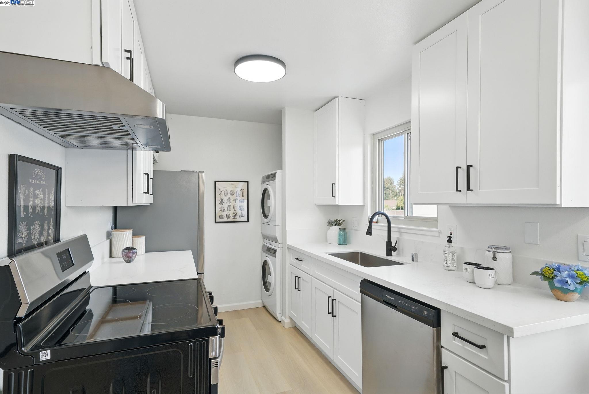 Detail Gallery Image 15 of 34 For 49 Paseo Grande #E,  San Lorenzo,  CA 94580 - 2 Beds | 1/1 Baths