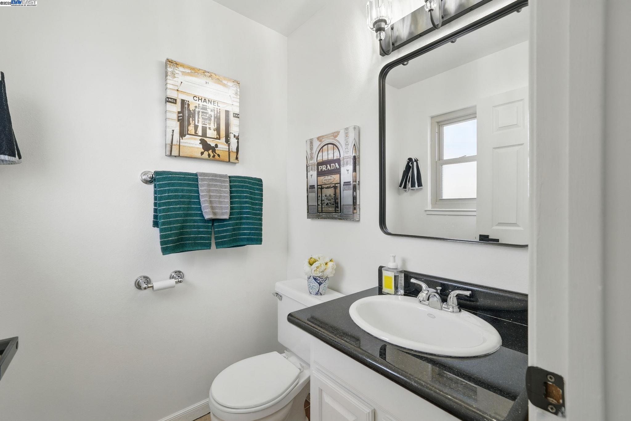 Detail Gallery Image 26 of 34 For 49 Paseo Grande #E,  San Lorenzo,  CA 94580 - 2 Beds | 1/1 Baths