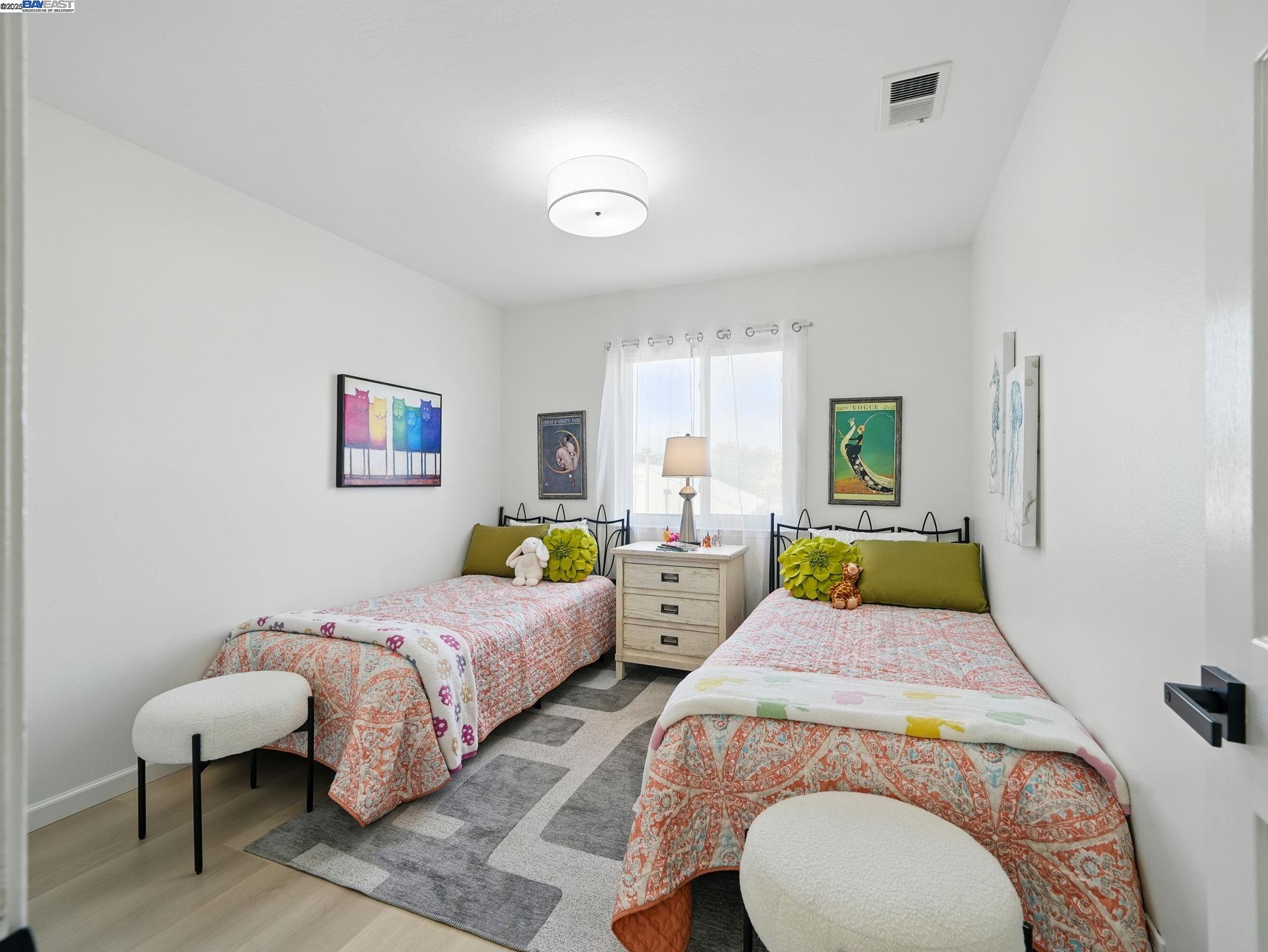 Detail Gallery Image 28 of 34 For 49 Paseo Grande #E,  San Lorenzo,  CA 94580 - 2 Beds | 1/1 Baths