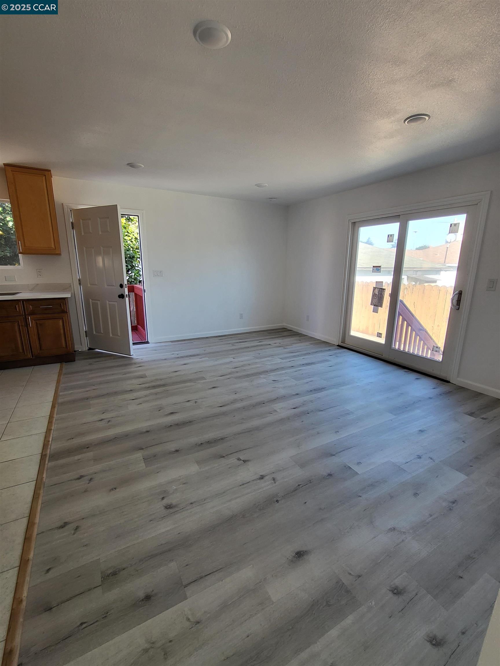 Detail Gallery Image 2 of 7 For 2811 Tulare Ave, Richmond,  CA 94804 - 2 Beds | 1 Baths