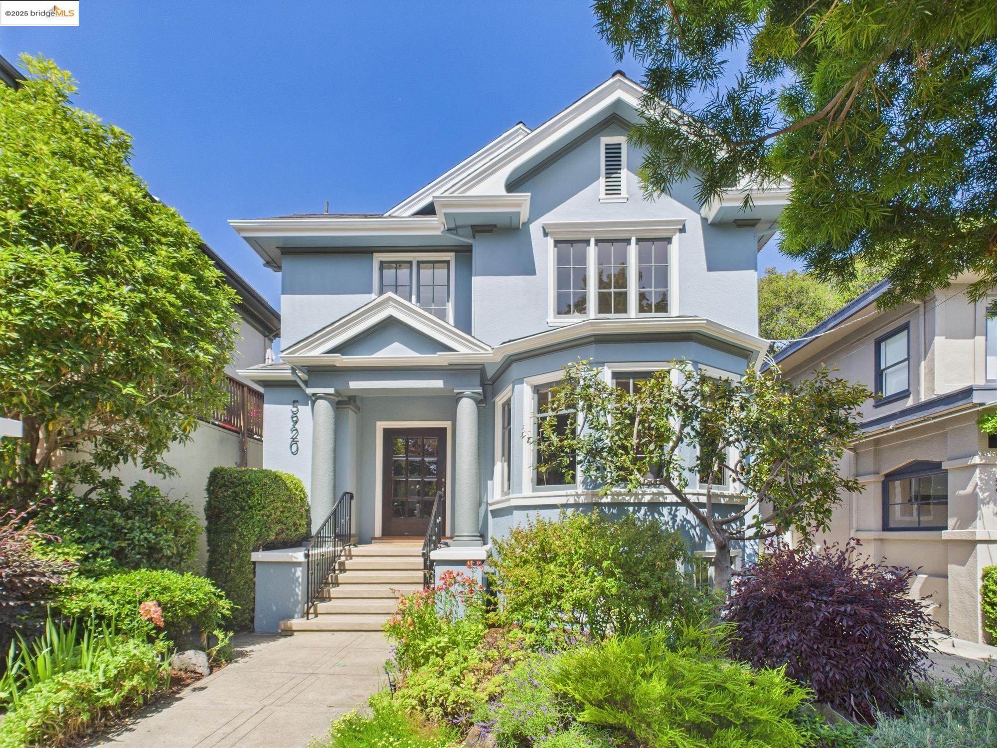 Detail Gallery Image 1 of 1 For 5920 Ivanhoe Rd, Oakland,  CA 94618 - 4 Beds | 2/1 Baths