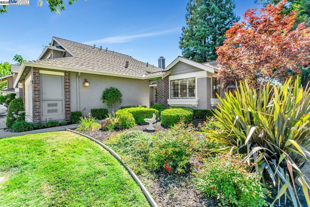 Detail Gallery Image 2 of 39 For 1235 Sunshine Cir, Danville,  CA 94506 - 2 Beds | 2 Baths
