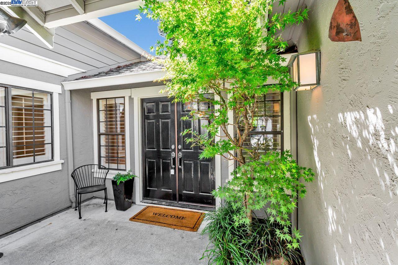 Detail Gallery Image 3 of 39 For 1235 Sunshine Cir, Danville,  CA 94506 - 2 Beds | 2 Baths