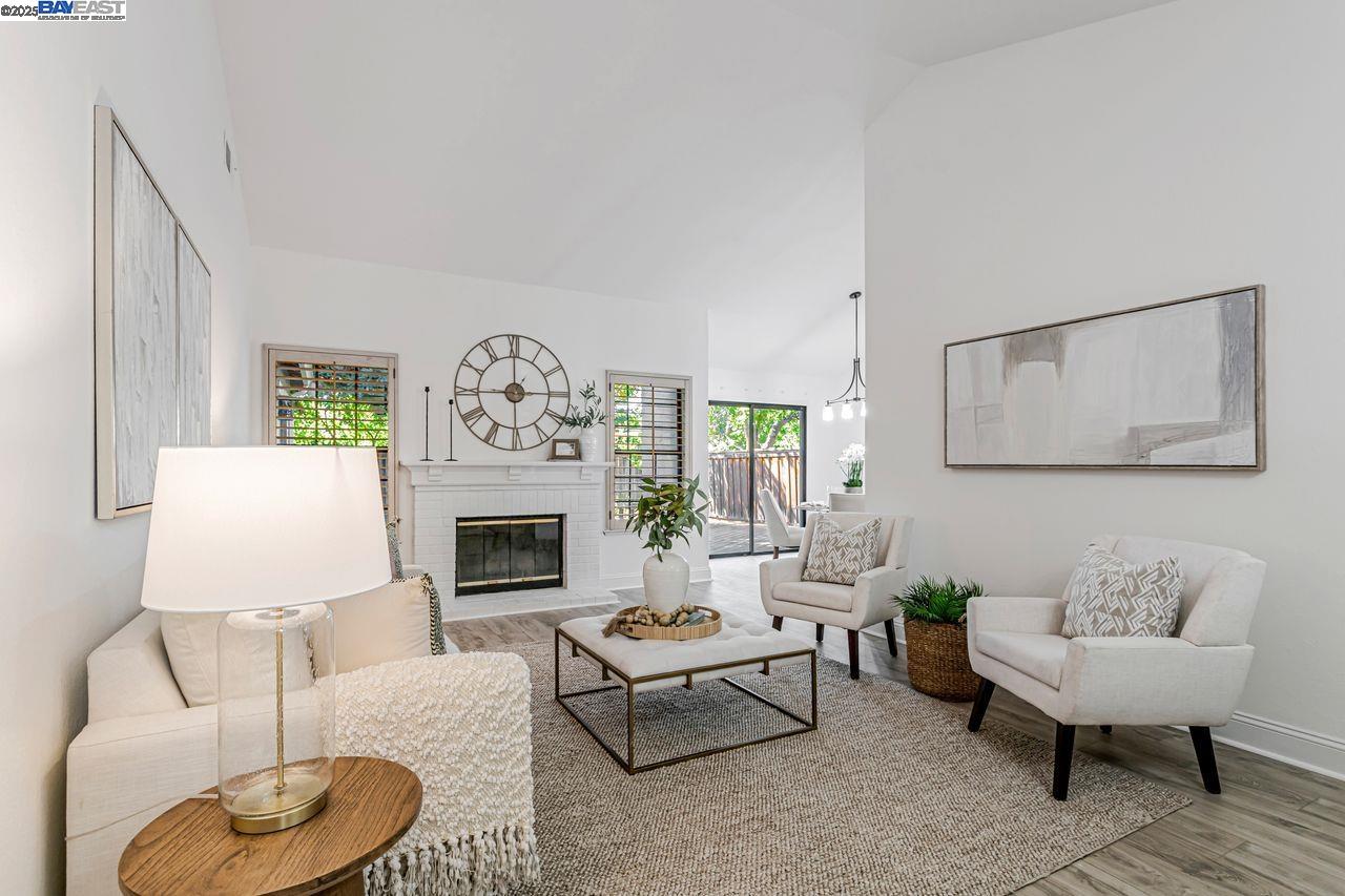 Detail Gallery Image 5 of 39 For 1235 Sunshine Cir, Danville,  CA 94506 - 2 Beds | 2 Baths