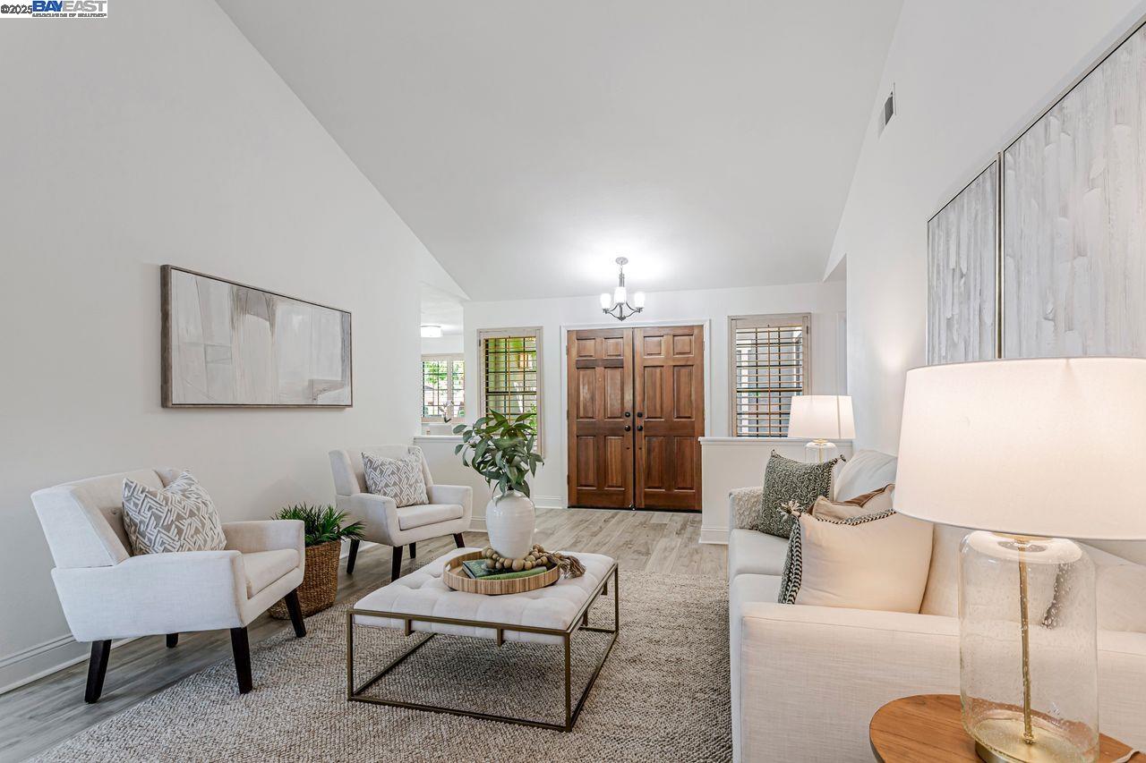 Detail Gallery Image 6 of 39 For 1235 Sunshine Cir, Danville,  CA 94506 - 2 Beds | 2 Baths